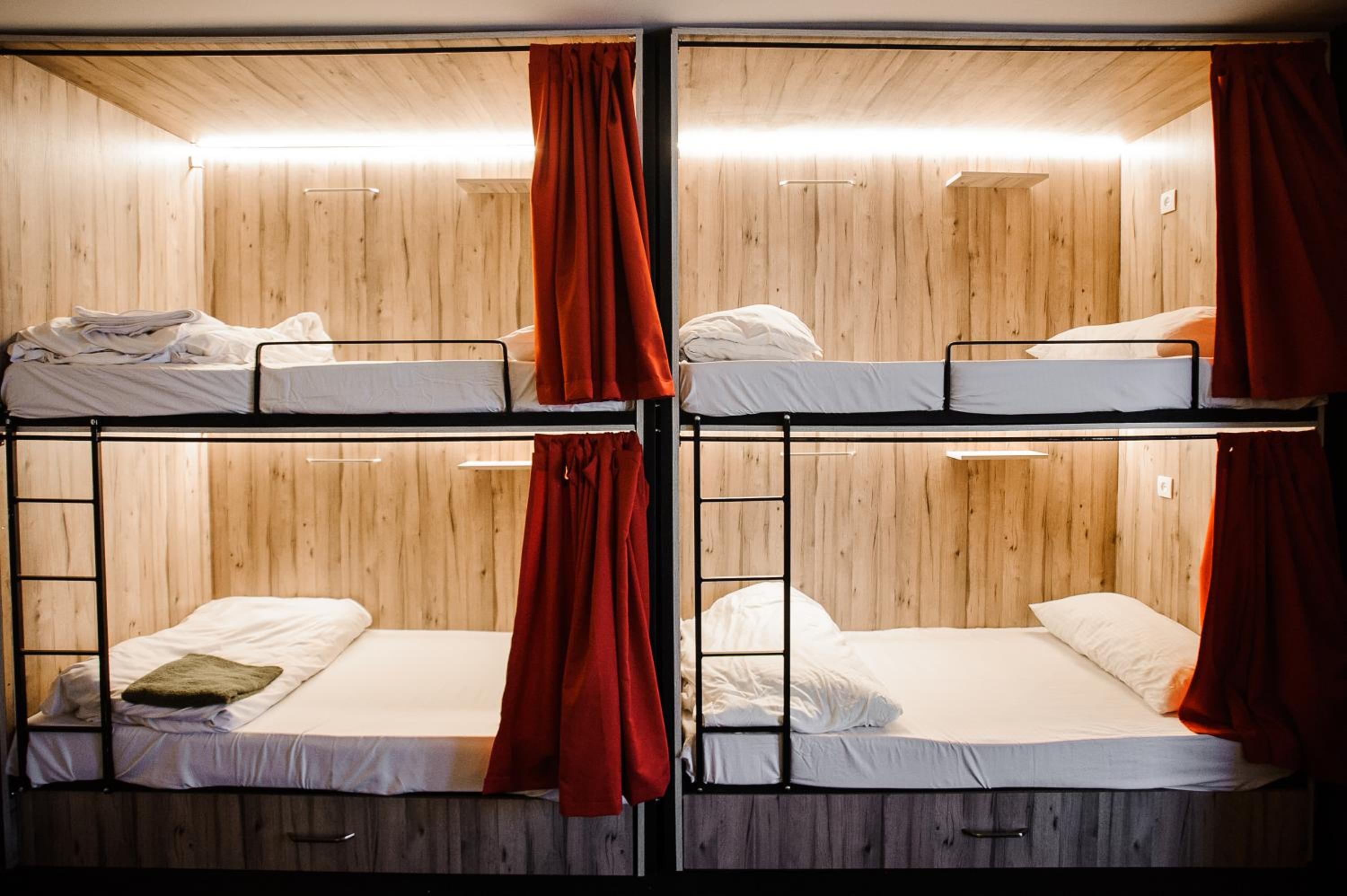 Bed in 6-Bed Mixed Dormitory Room photo 3