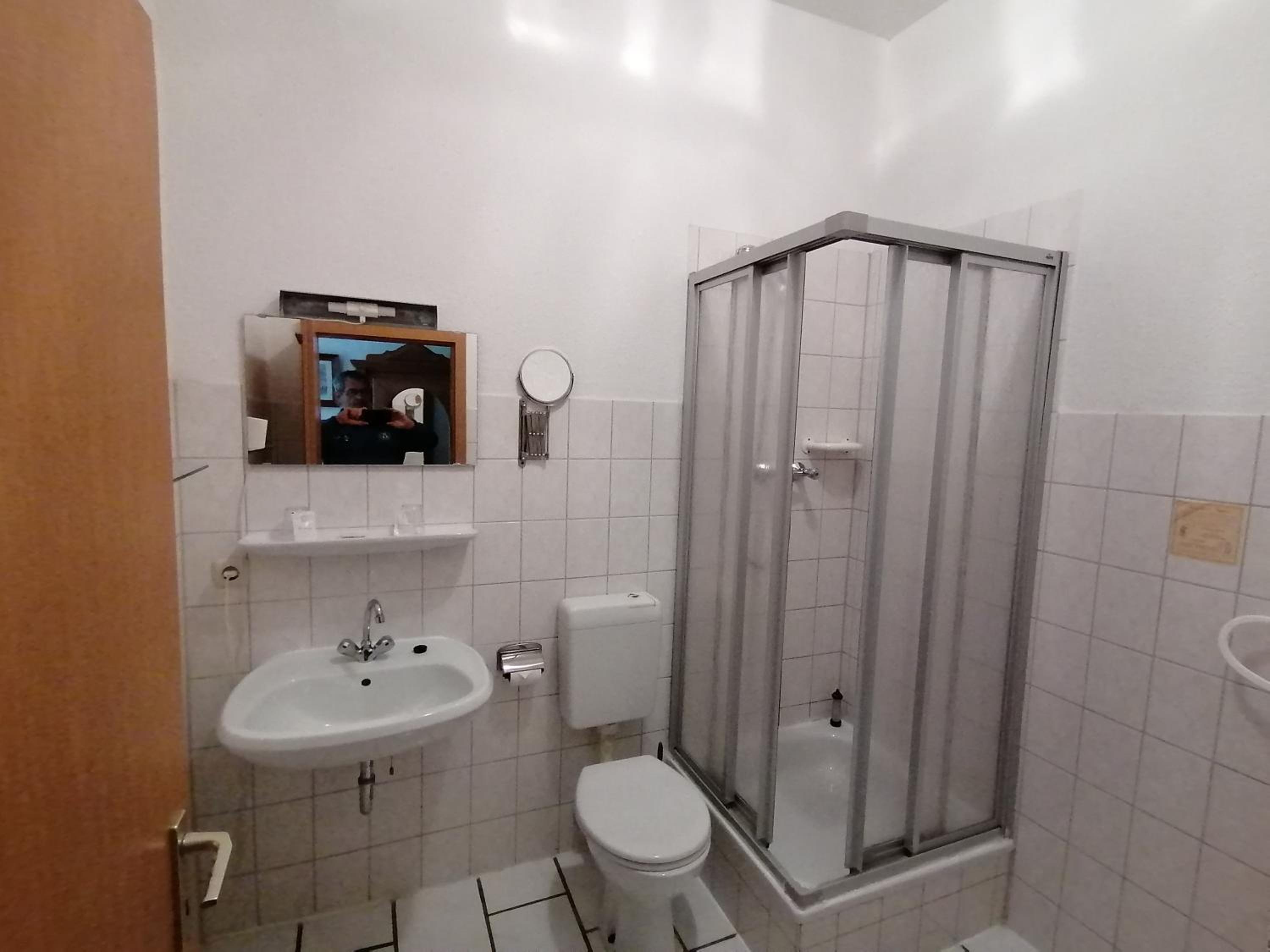 One-Bedroom Apartment - Photo 5