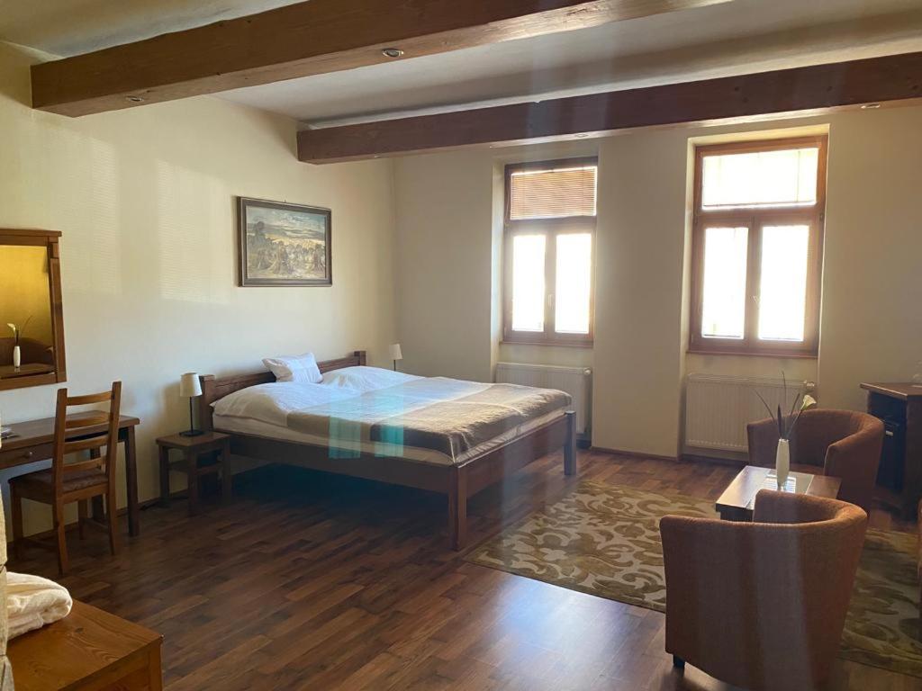 Deluxe Double Room with Bath - Photo 1