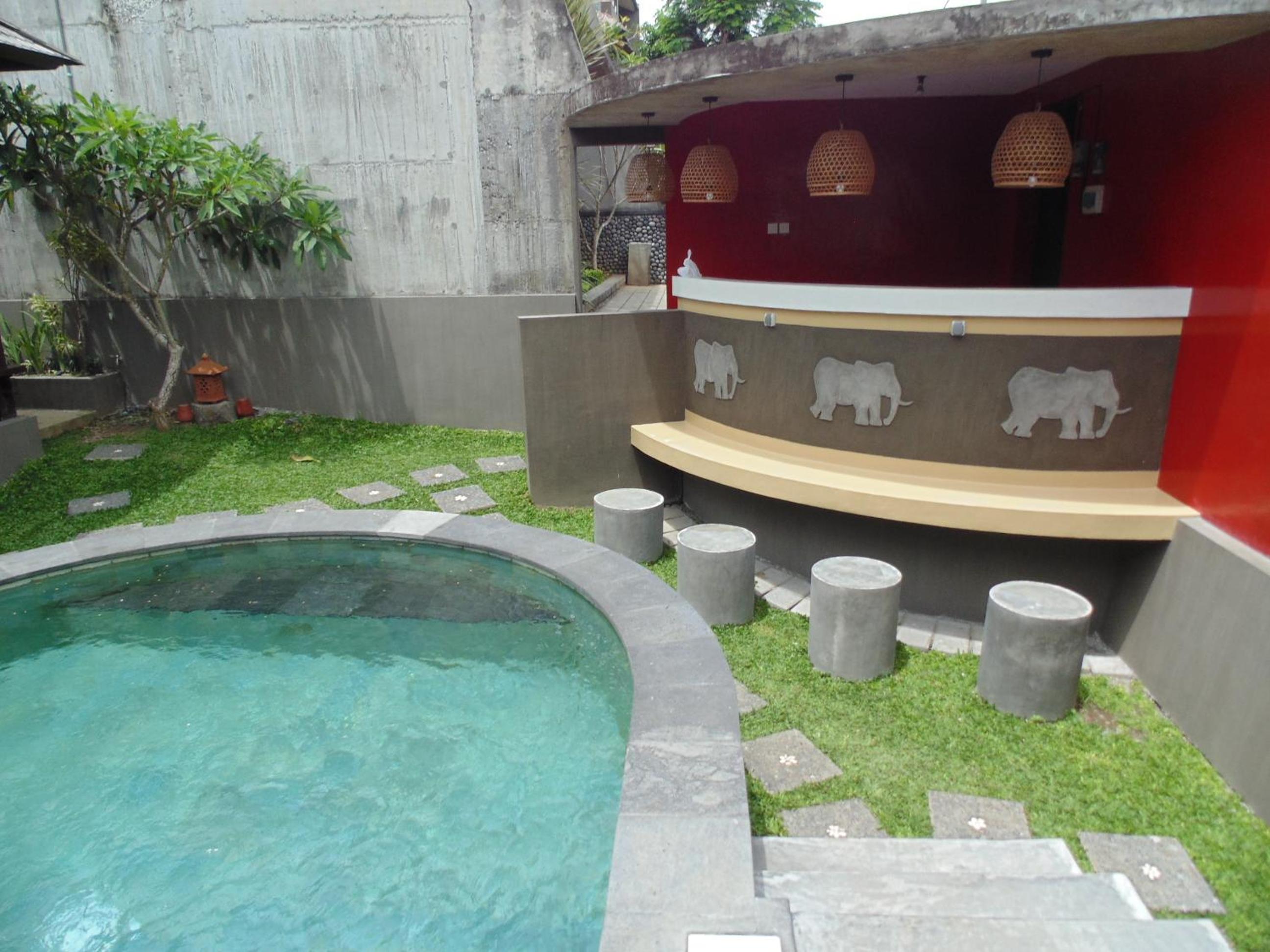 Deluxe Bungalow with Garden View - Photo 18