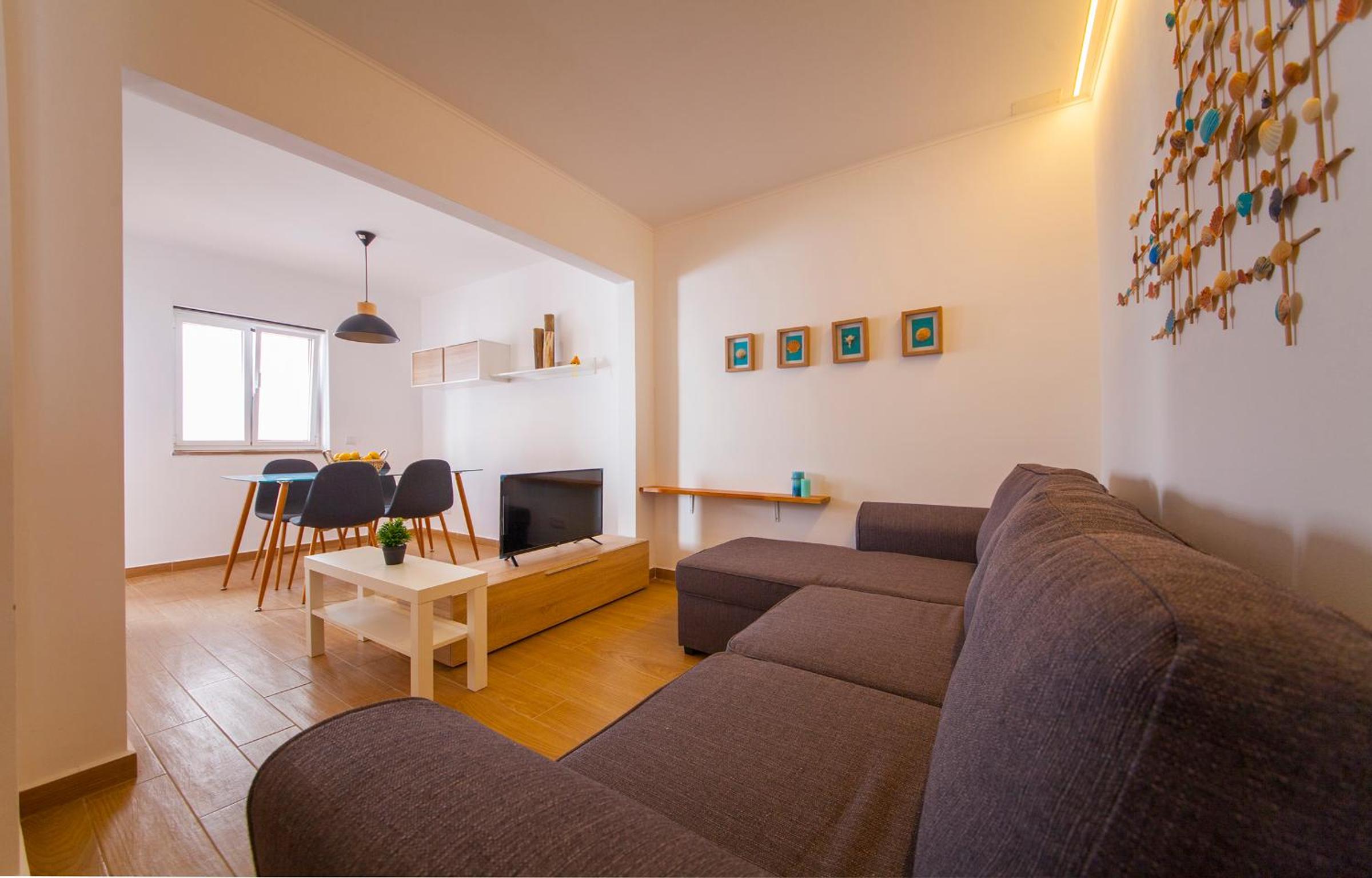 One-Bedroom Apartment - Photo 1