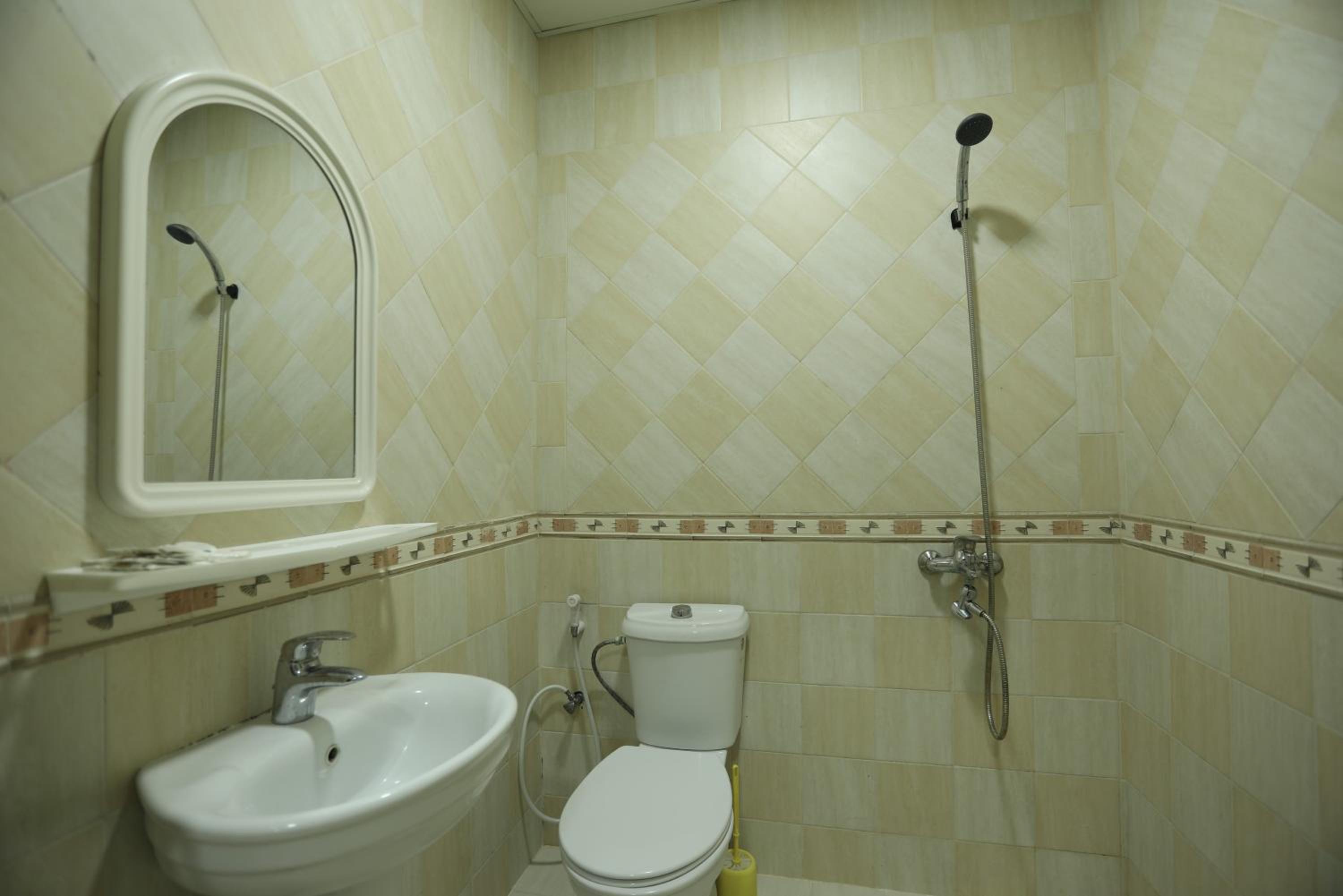 One-Bedroom Apartment - Photo 3