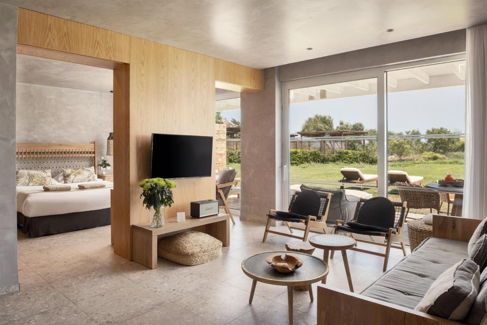 Strand-Front Bungalow Suite