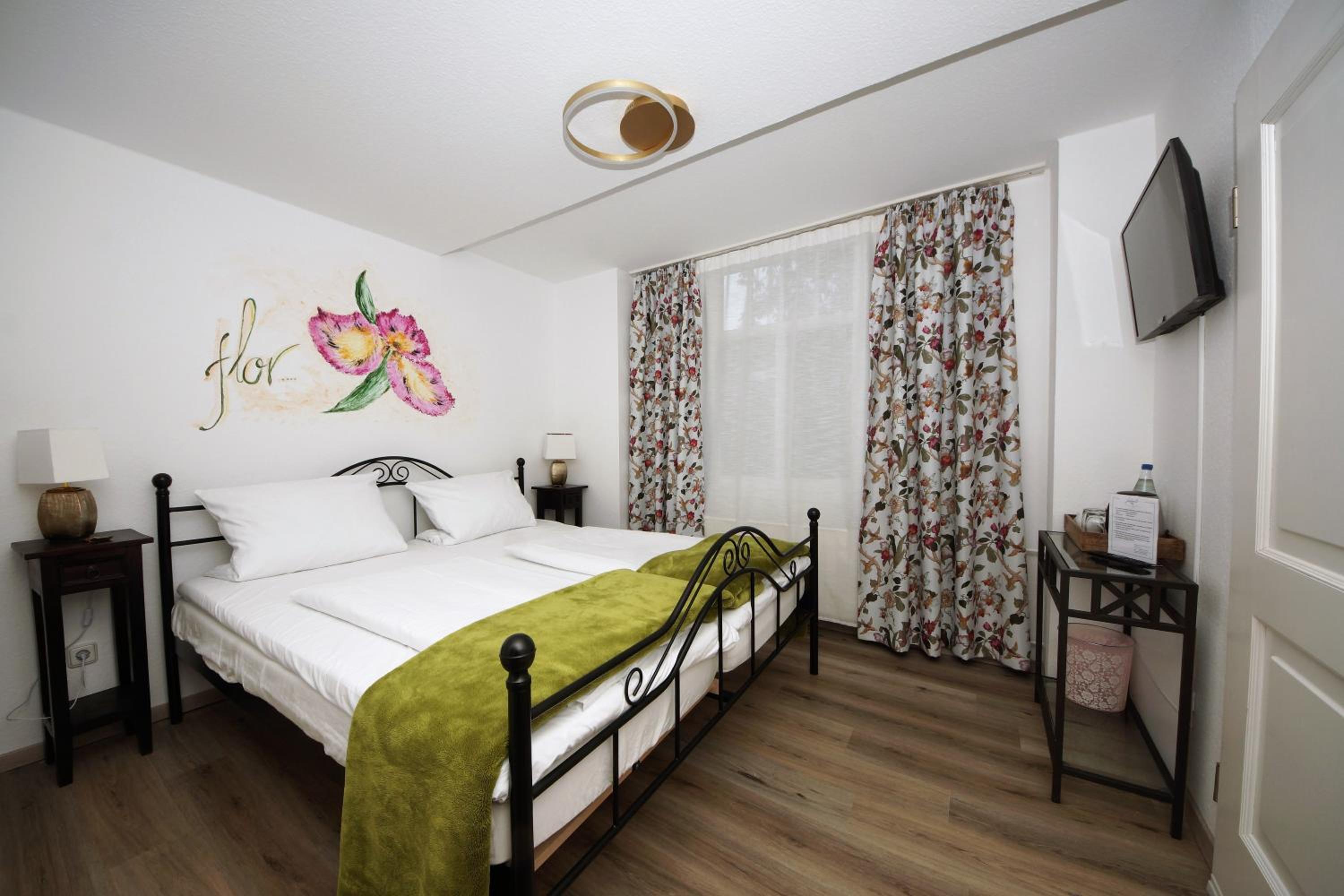 Standard Double Room photo 2