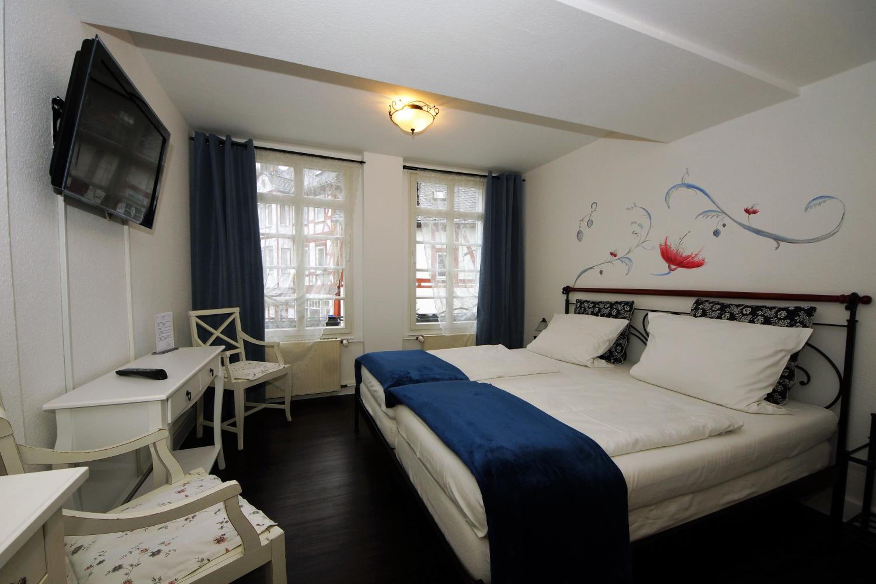 Standard Double Room photo 3