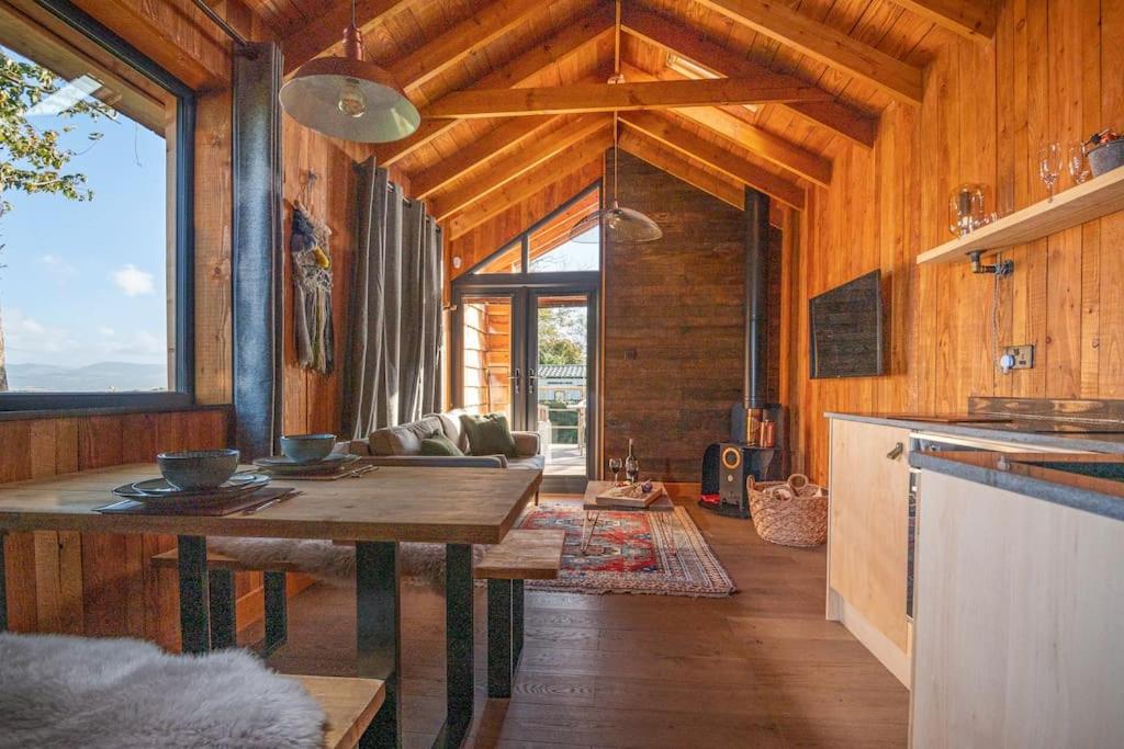 One-Bedroom House photo 1