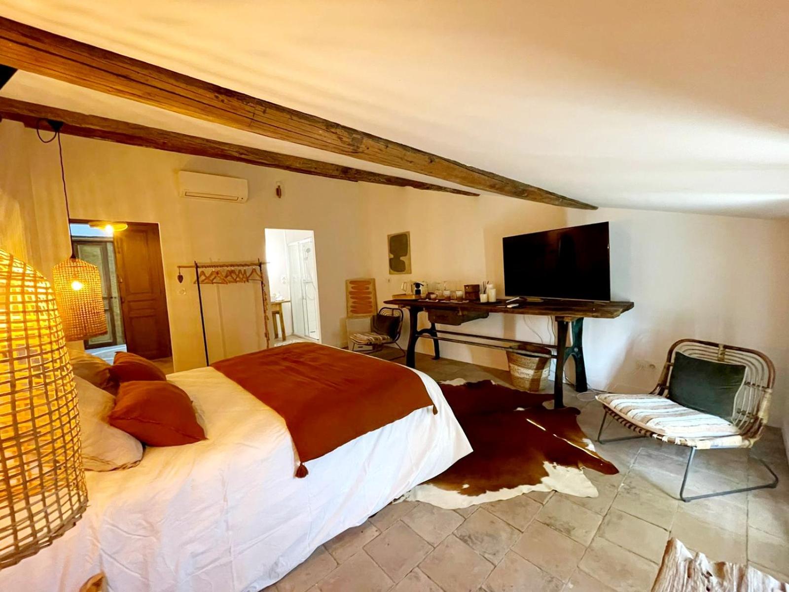 Superior Suite - Photo 42