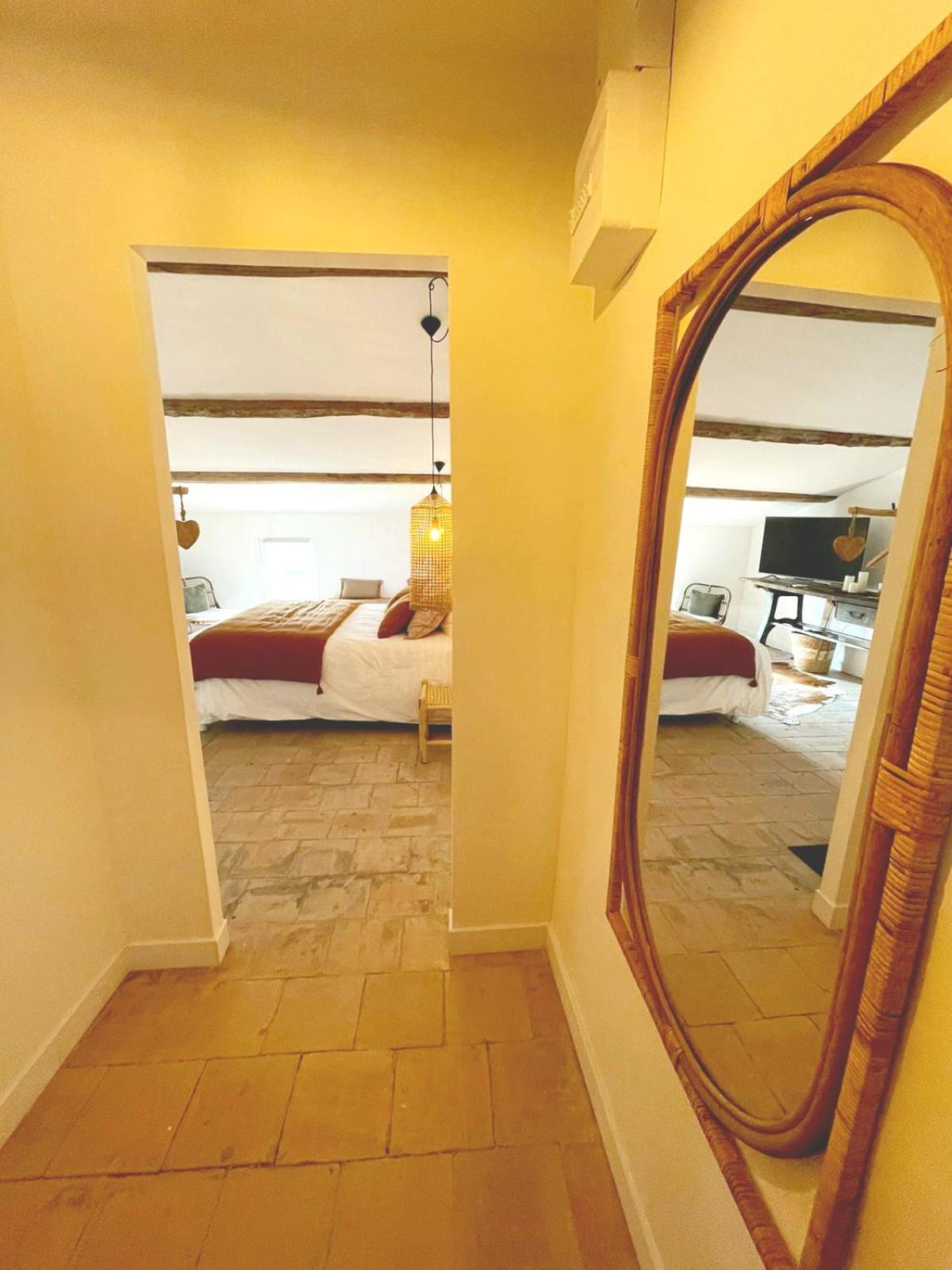 Superior Suite - Photo 19