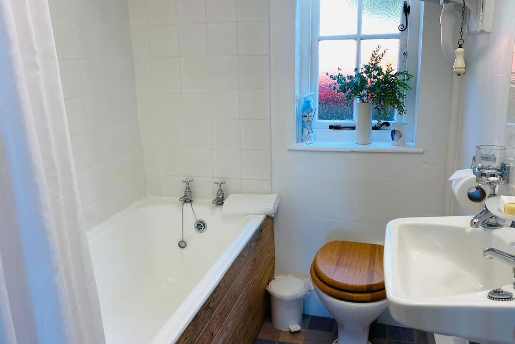 Two-Bedroom House photo 2