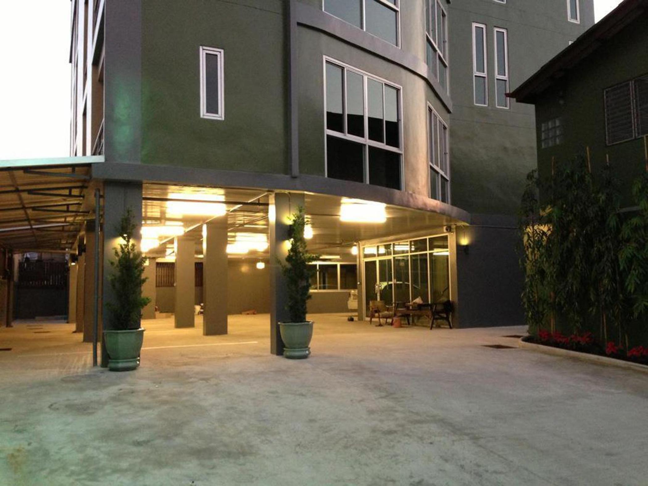 Apartment with Balcony photo 3