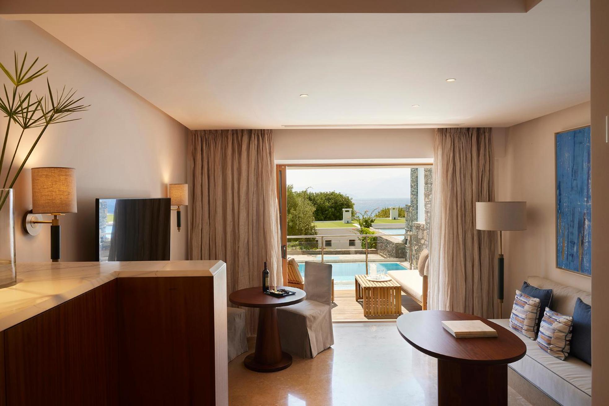 Peninsula Collection One-Bedroom Suite with Individual Pool - Photo 1