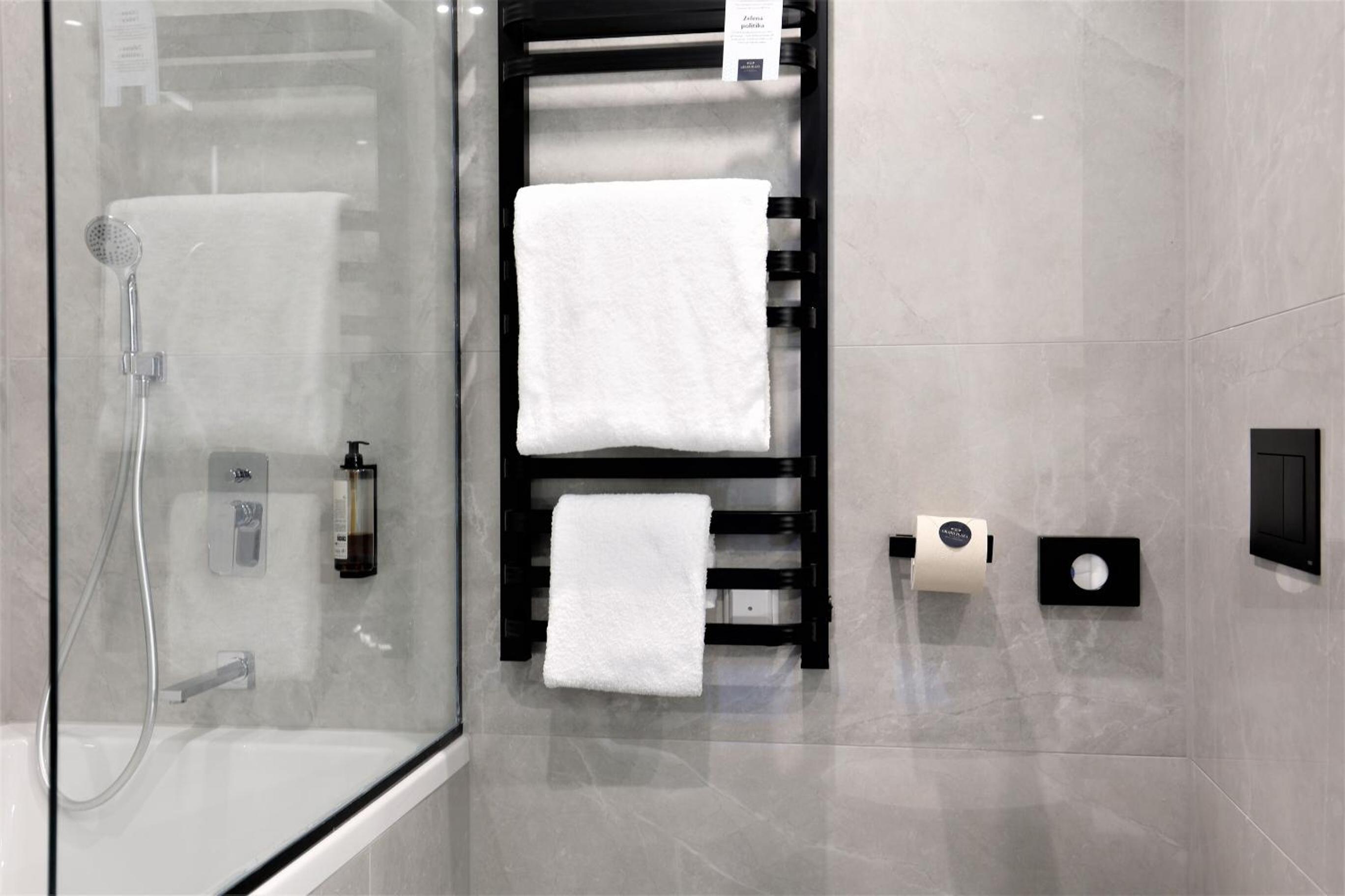 Grand Twin Room - Photo 2