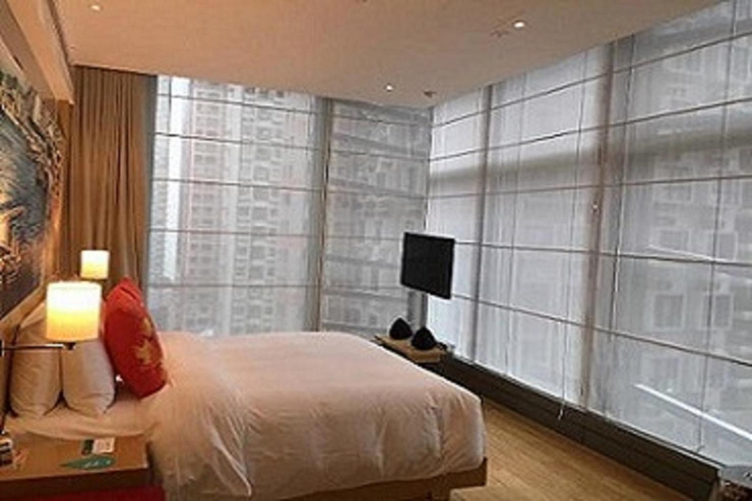 Premium King Room - Disability Access photo 2