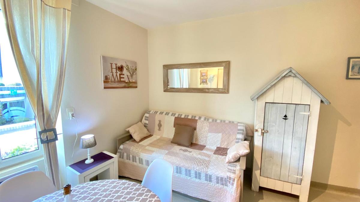  One-Bedroom Apartment (2 Adults + 2 Children)  photo 2