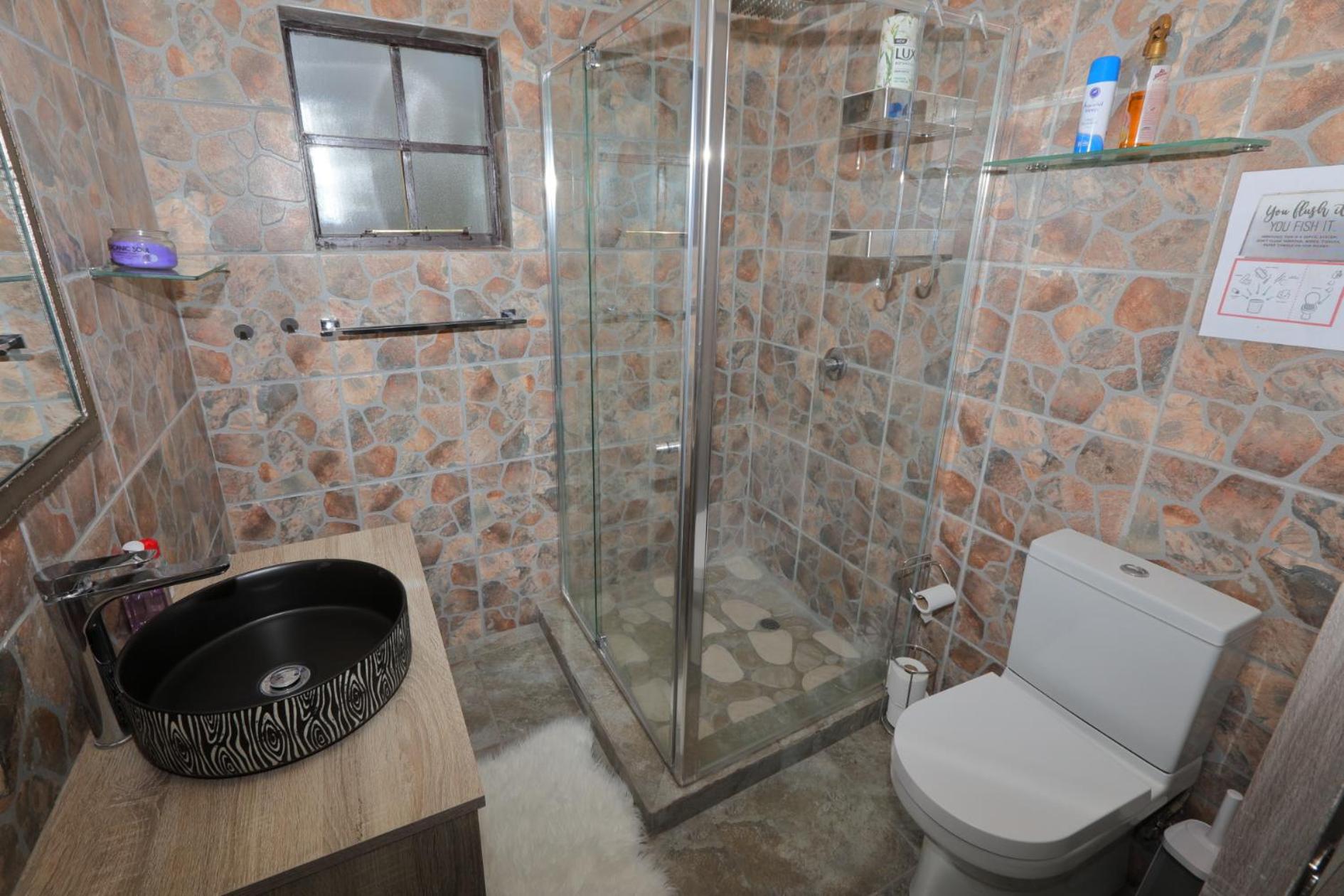 One-Bedroom Apartment - Photo 11