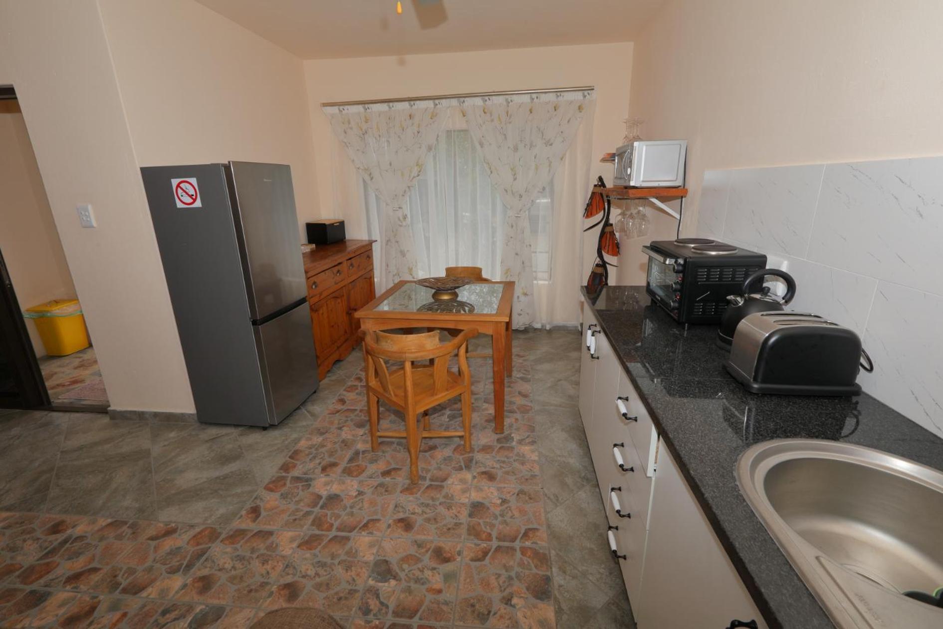 One-Bedroom Apartment - Photo 12