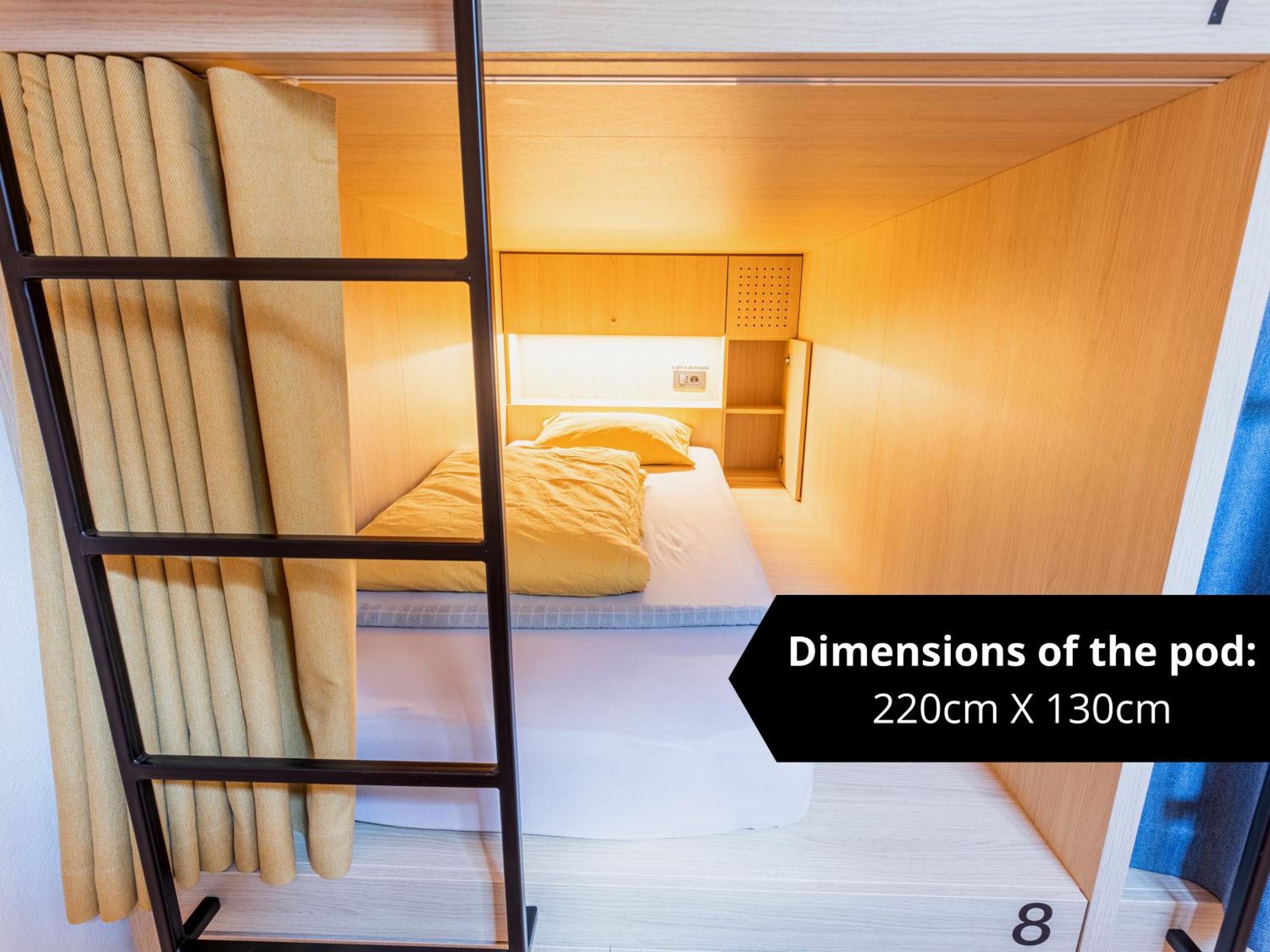 Bed in 8-Bed Dormitory Room photo 3