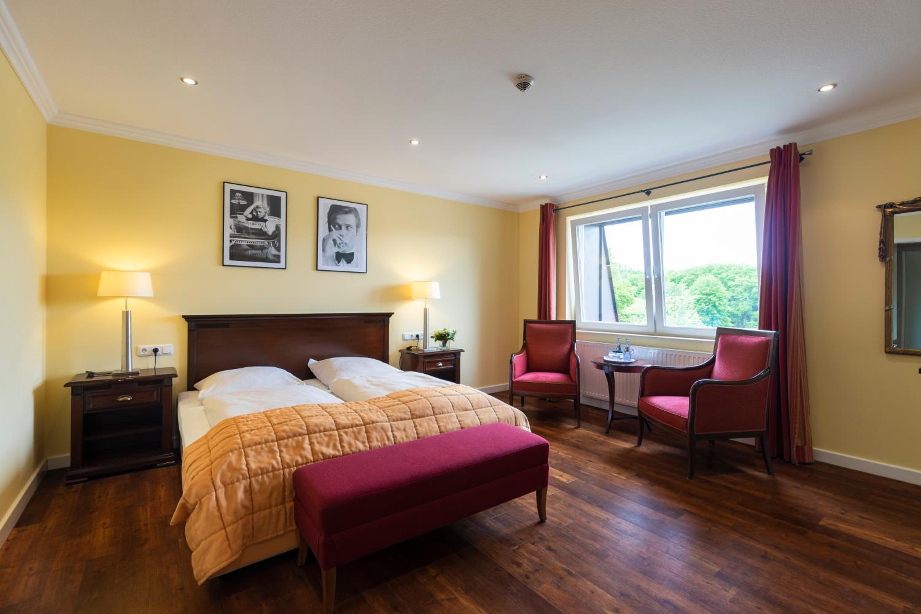 Large Double Room photo 1