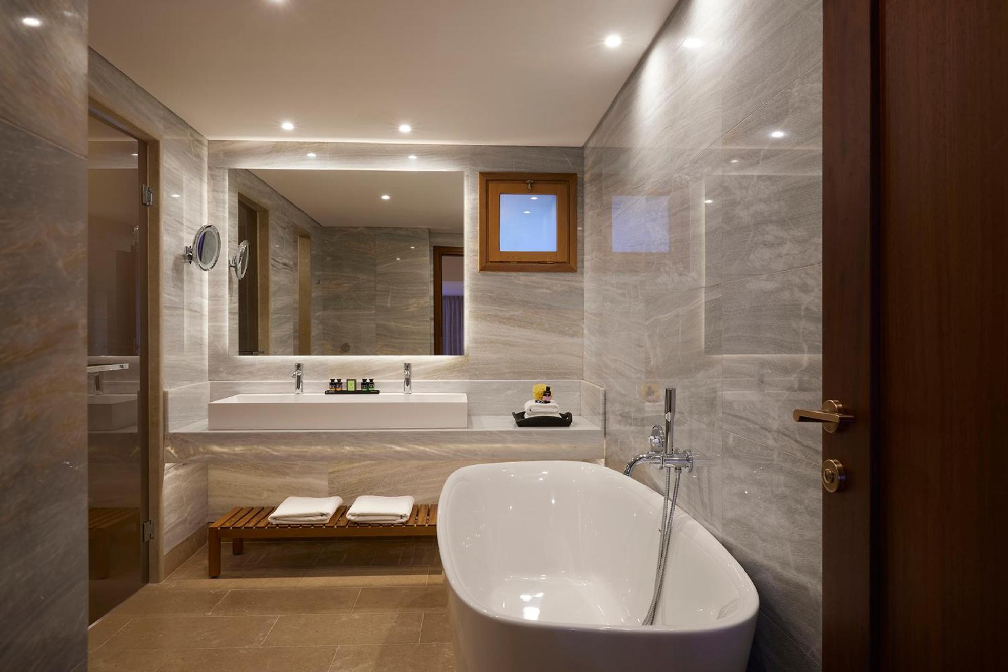 Grand Two-Bedroom Villa with Private Pool - Photo 8