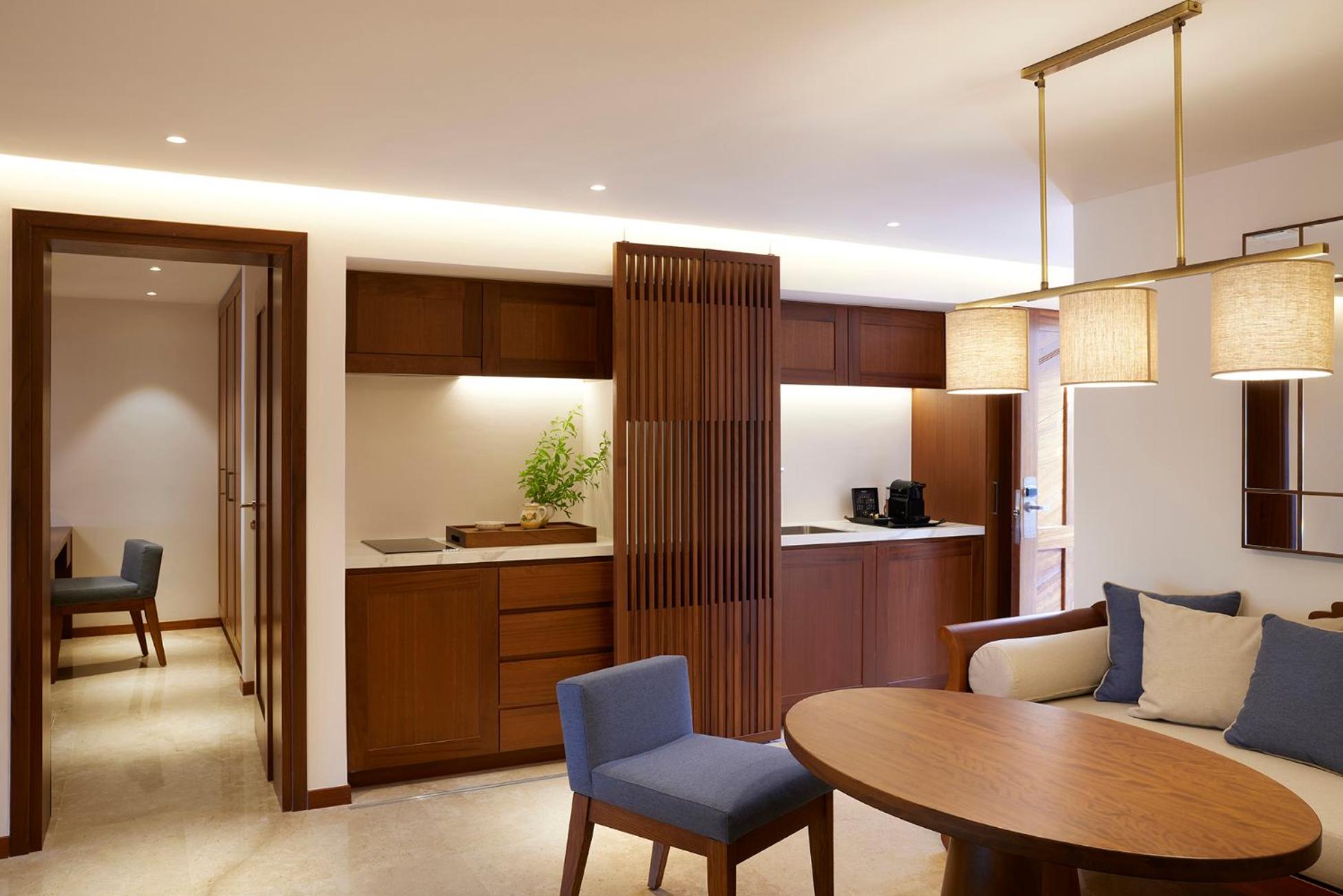 Grand Two-Bedroom Villa with Private Pool - Photo 5