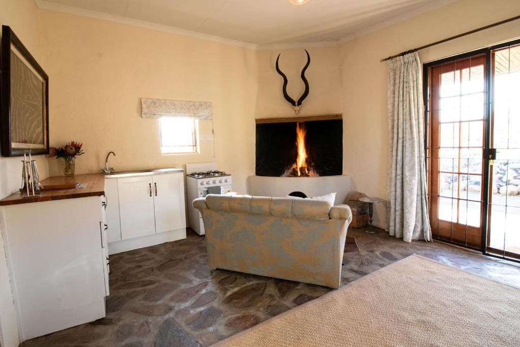 One-Bedroom House - Photo 2