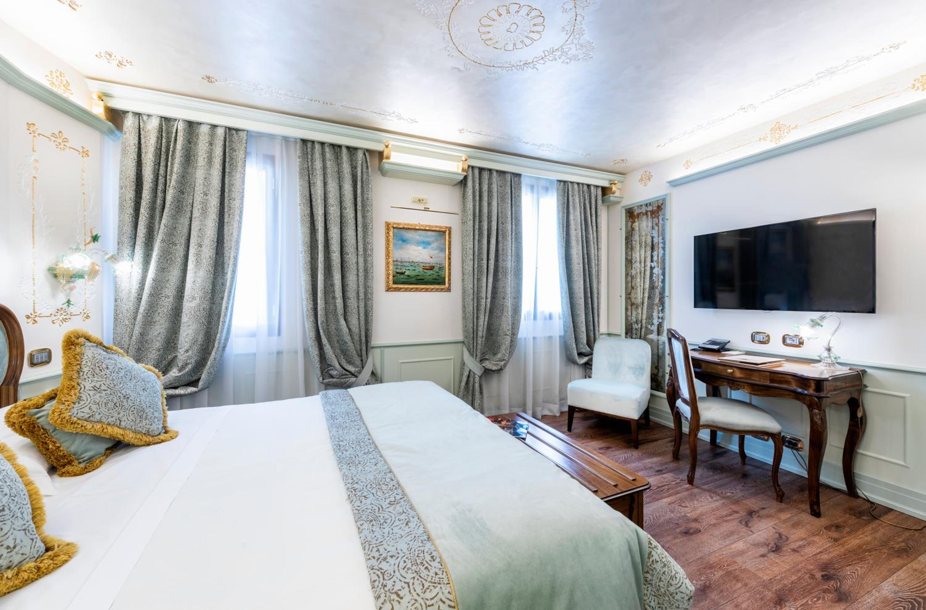 Deluxe Double Room photo 2