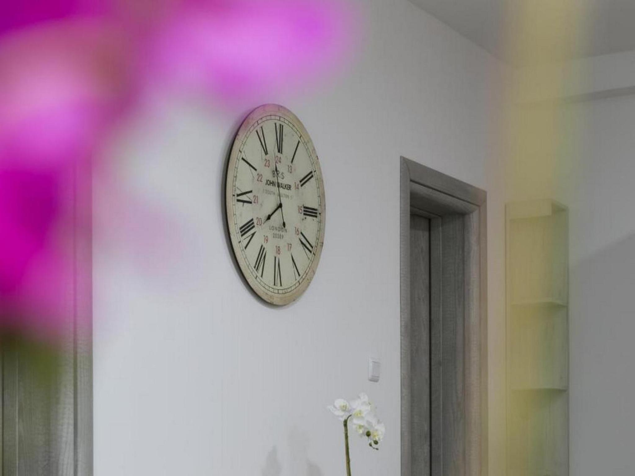Two Bedroom Apartment with Terrace - Photo 35