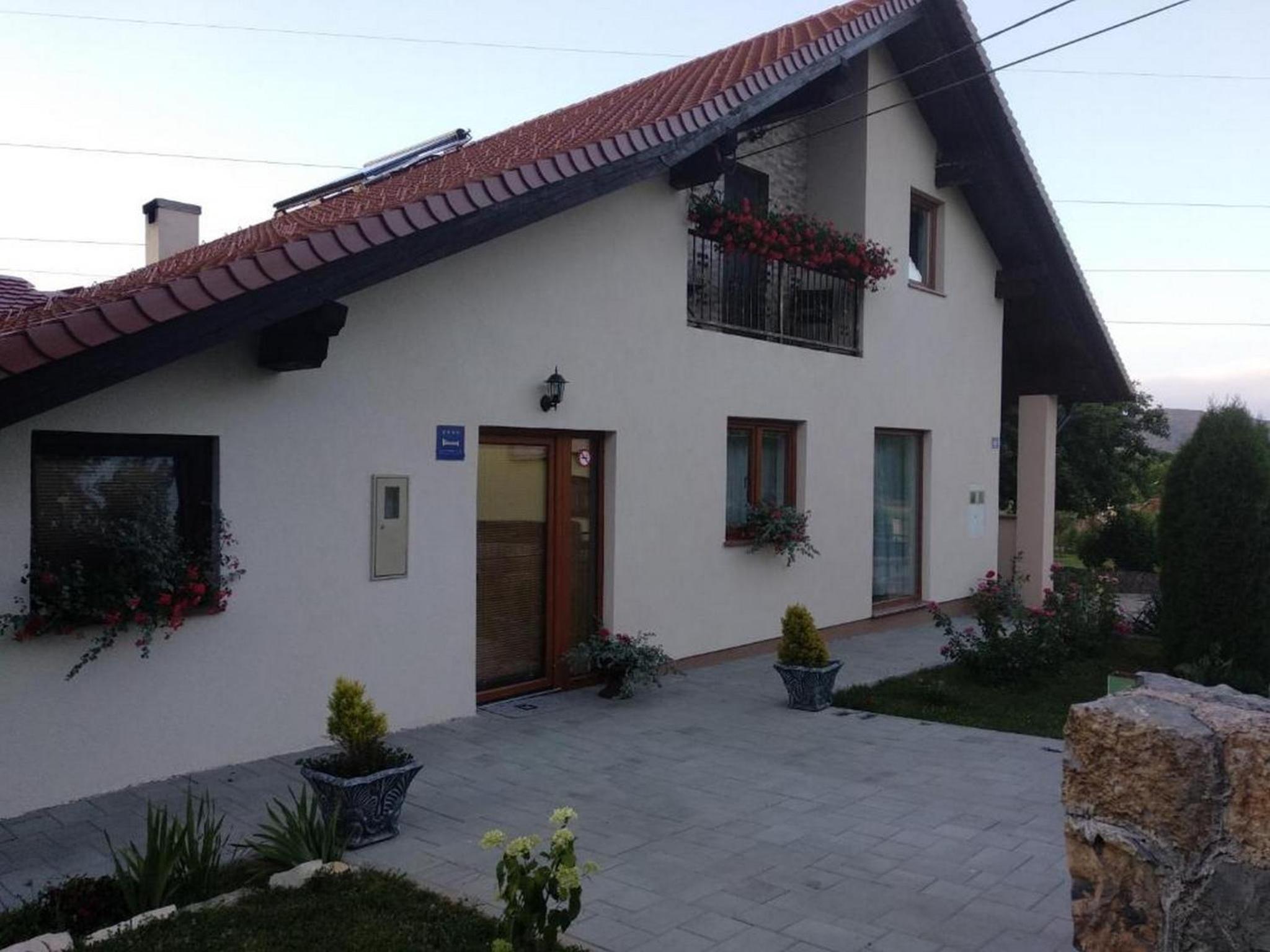 Two Bedroom Apartment with Terrace - Photo 10