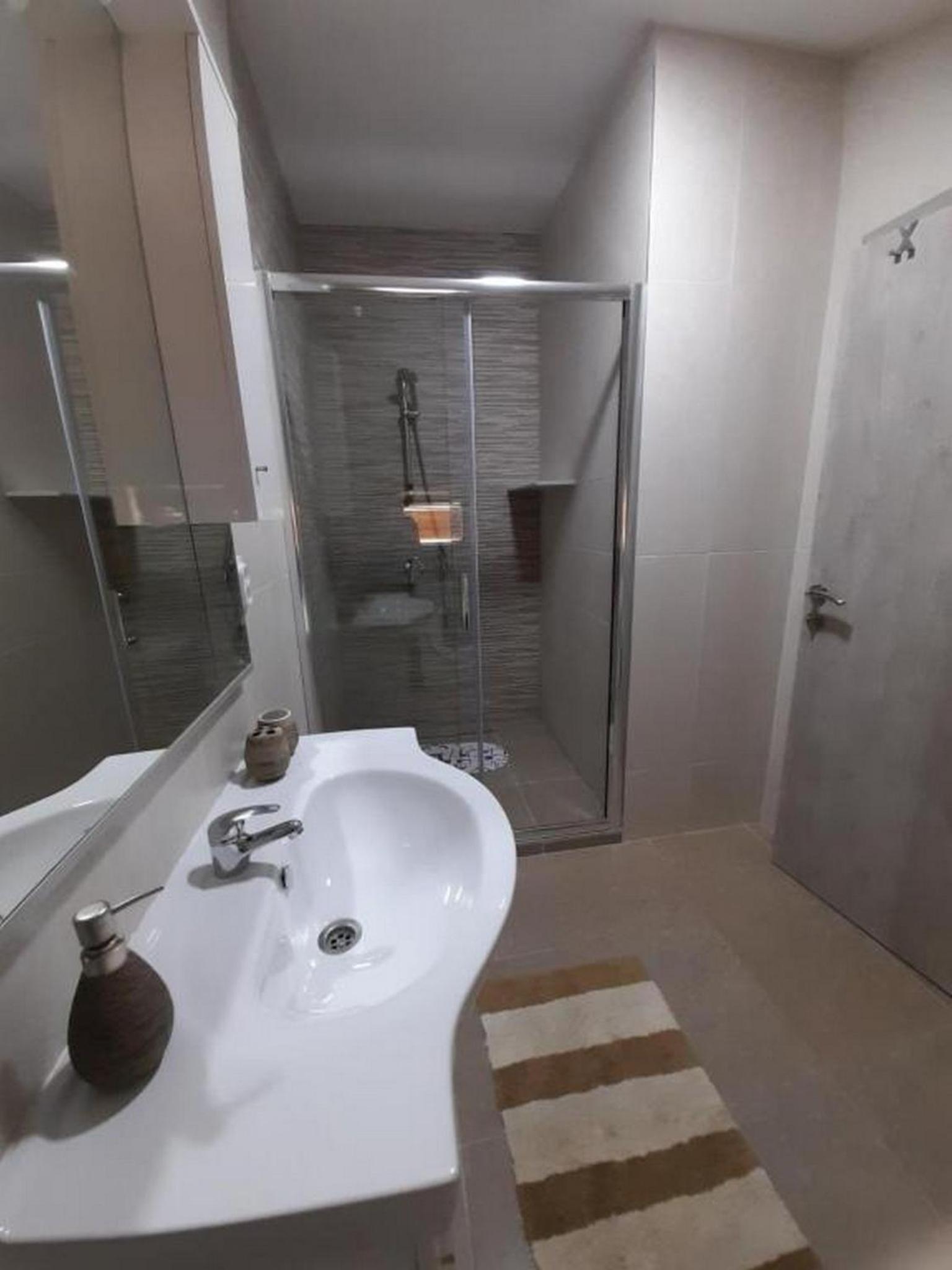 Two Bedroom Apartment with Terrace - Photo 31