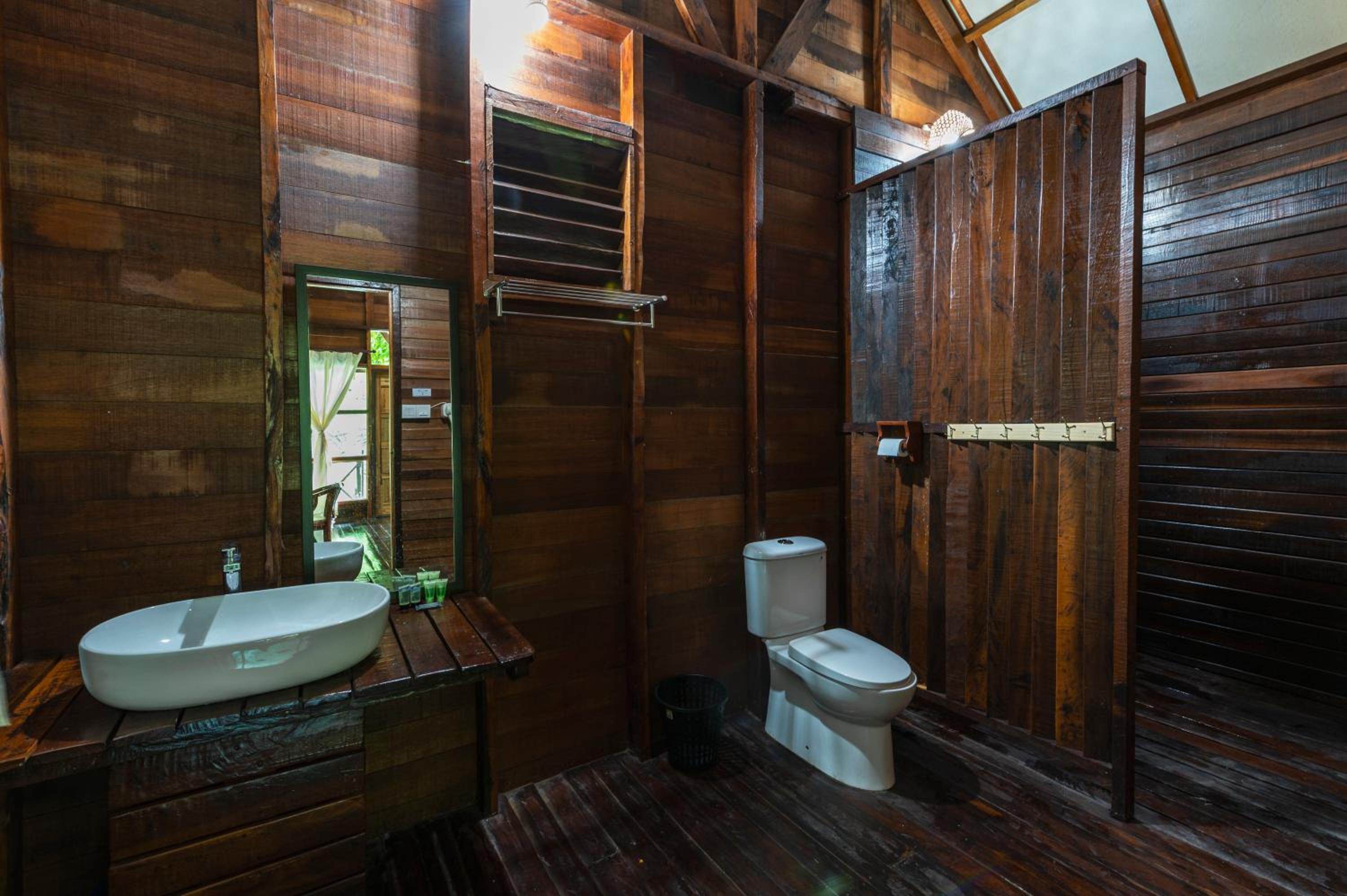 Deluxe Double or Twin Room - Photo 2
