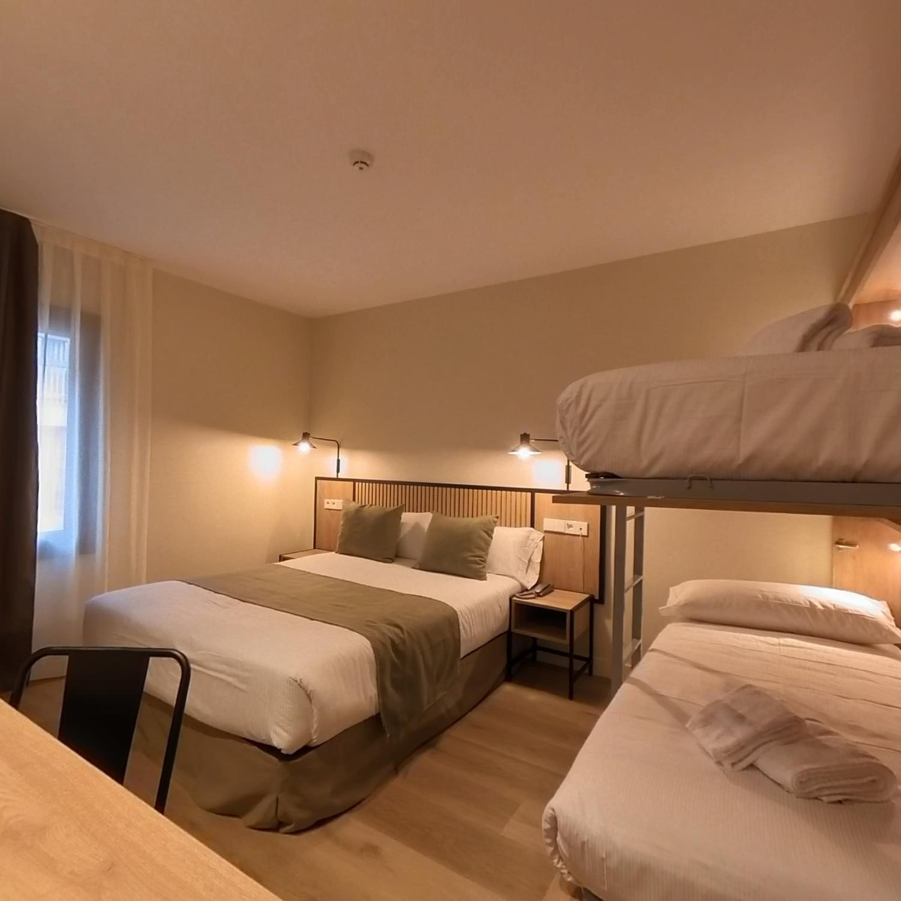 Superior Quadruple Room photo 2