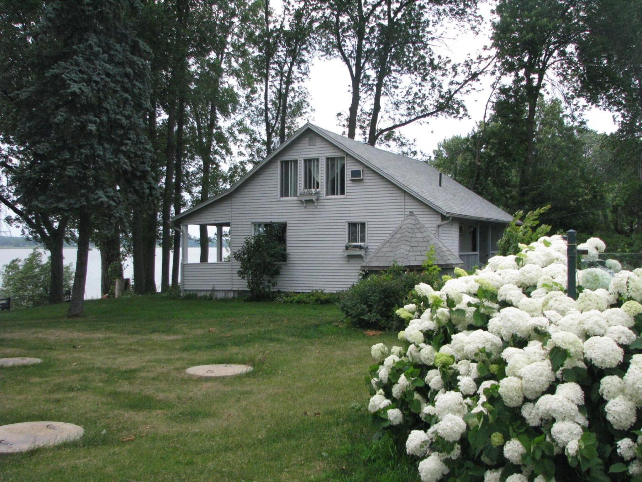 Two-Bedroom Chalet photo 2