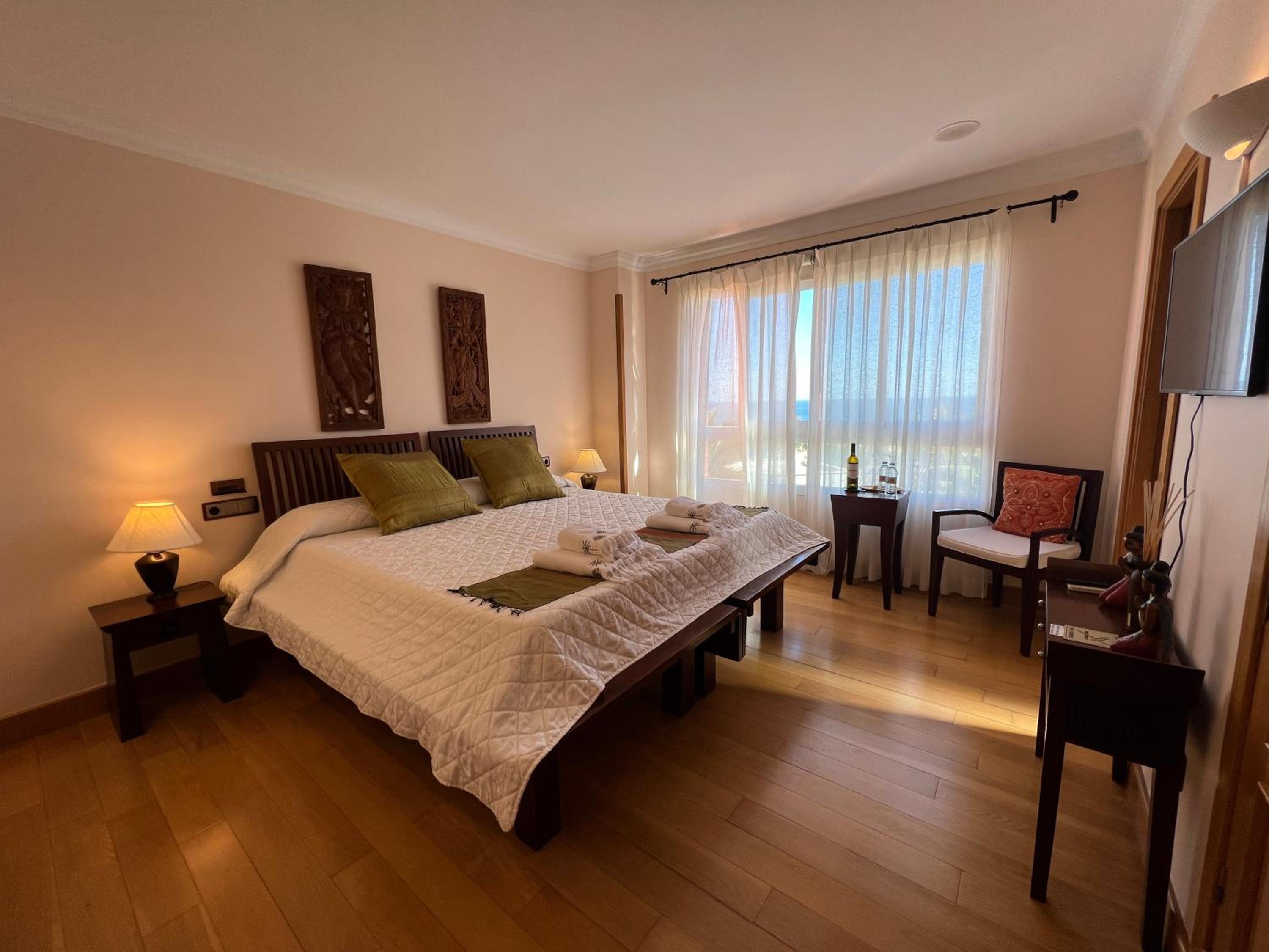 Superior Twin Room with Sea View - Photo 1