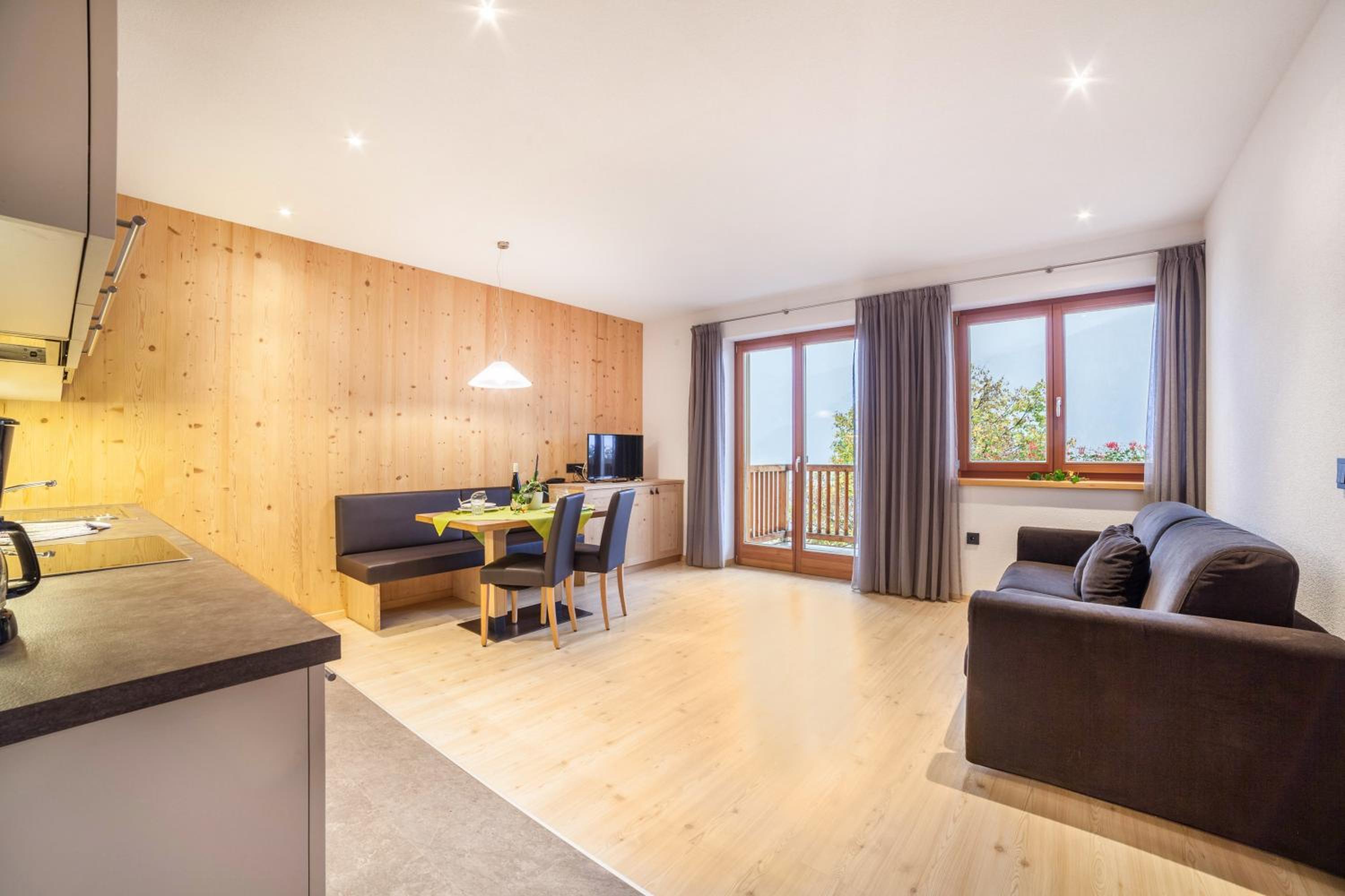 Two-Bedroom Deluxe Apartment with Garden View