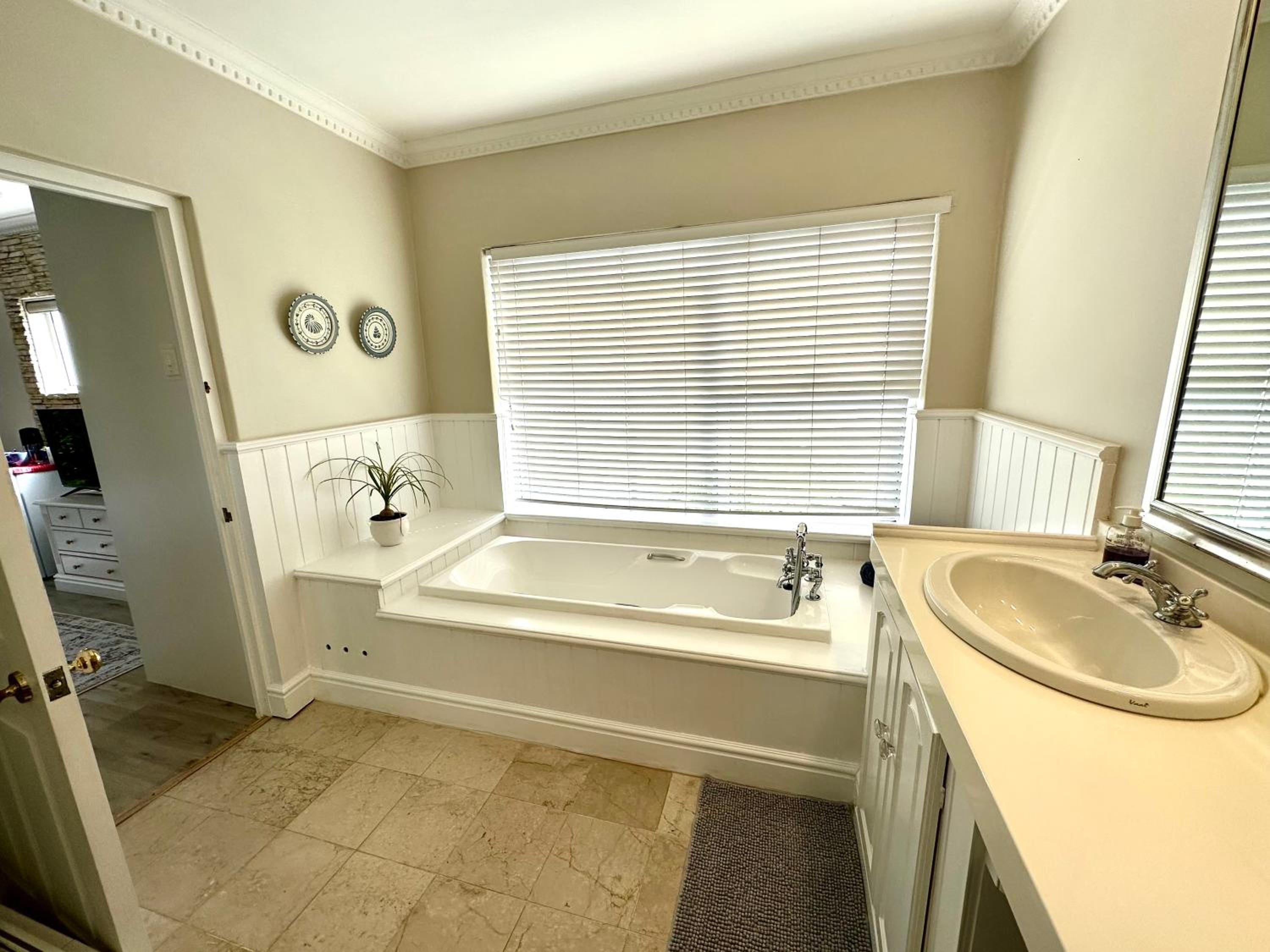 Double Room with Mountain View - Photo 4
