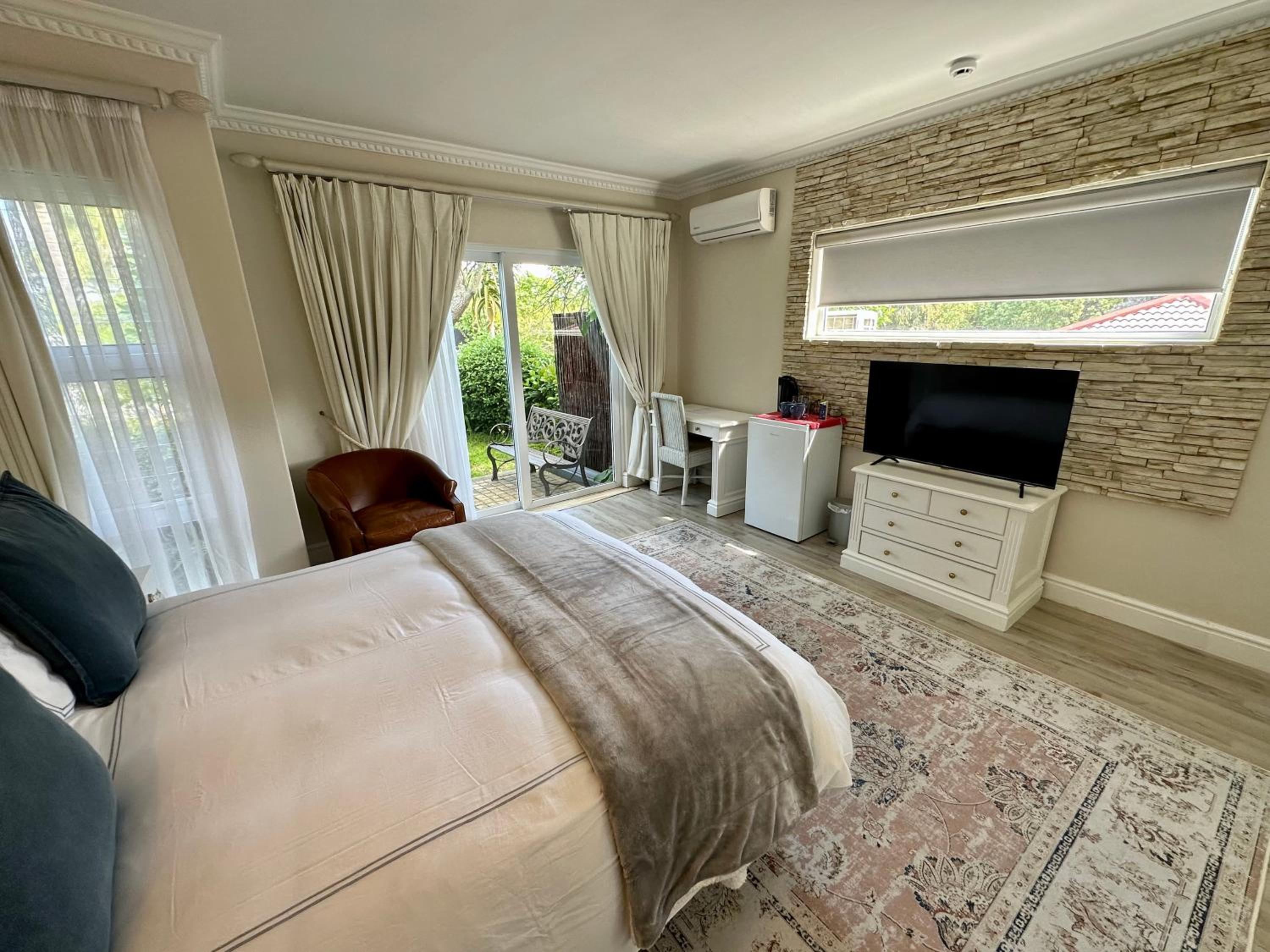 Double Room with Mountain View - Photo 2