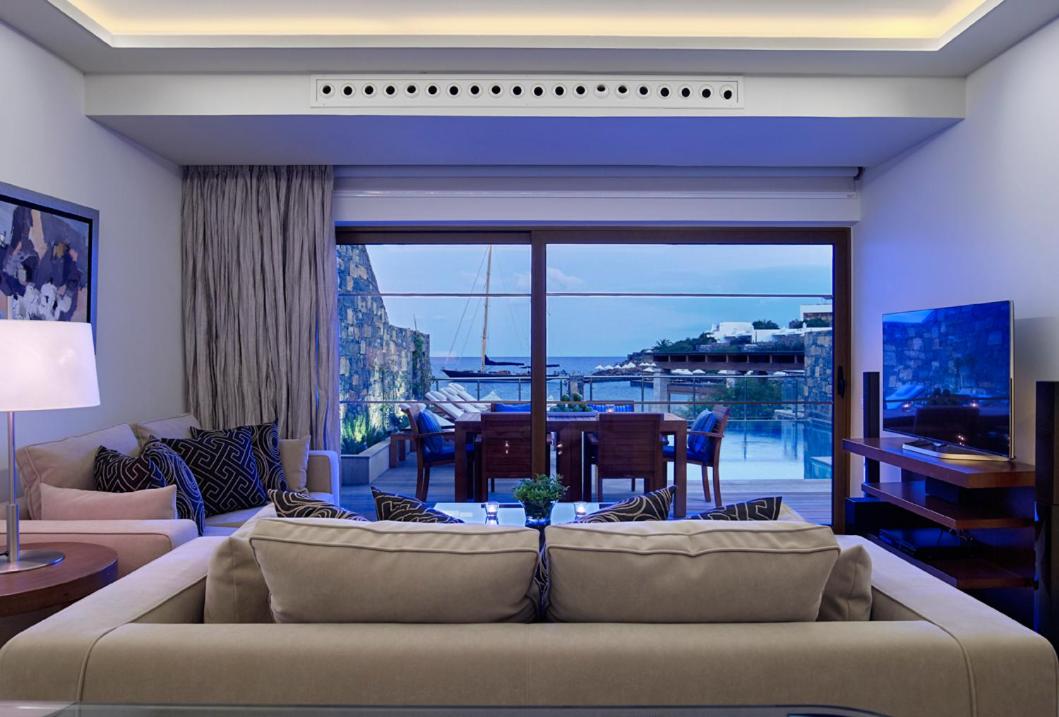 Gravousa Diamond Residence Four-Bedroom with Private Pool - Photo 10