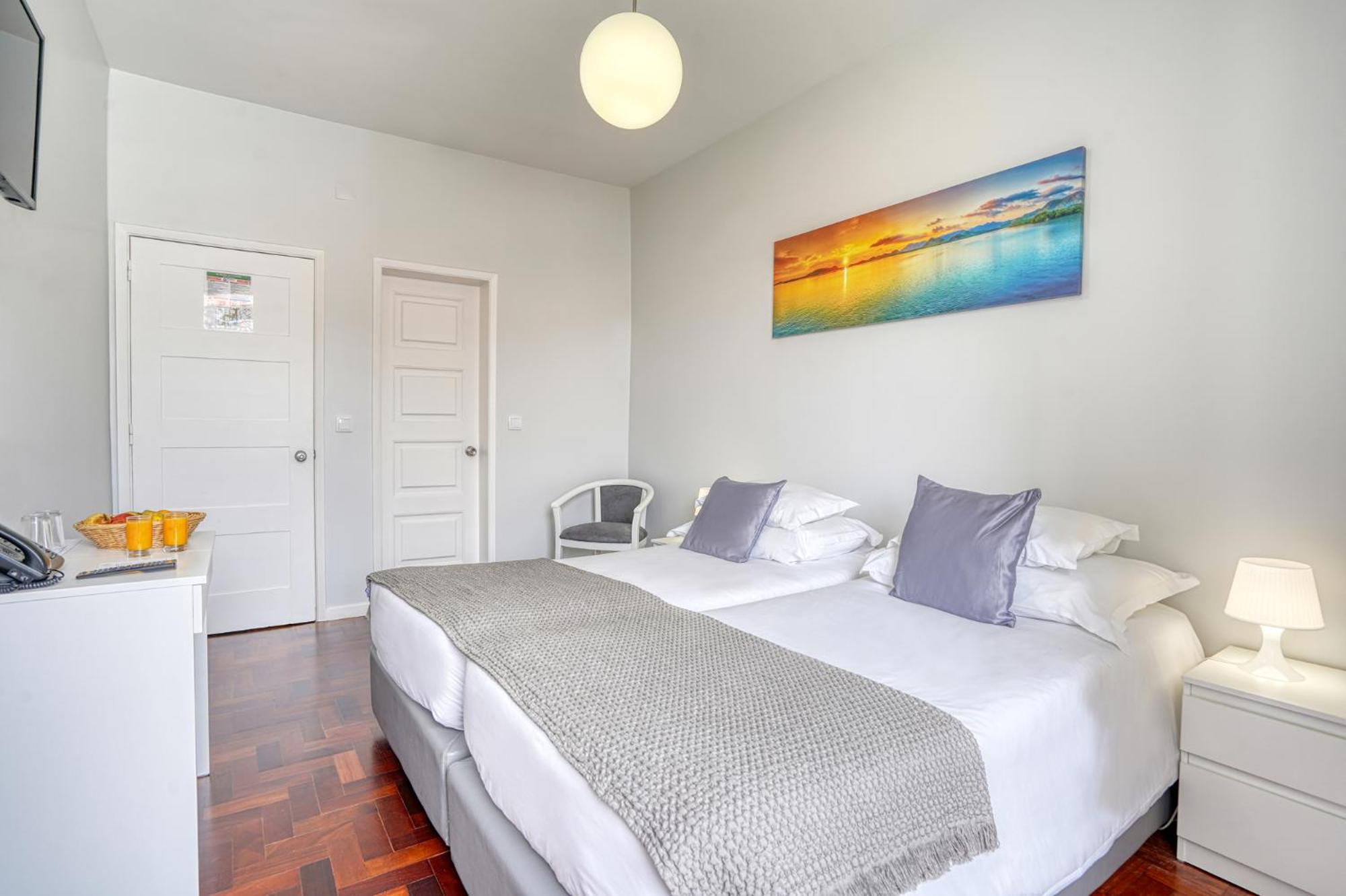 Standard Twin Room - Photo 1