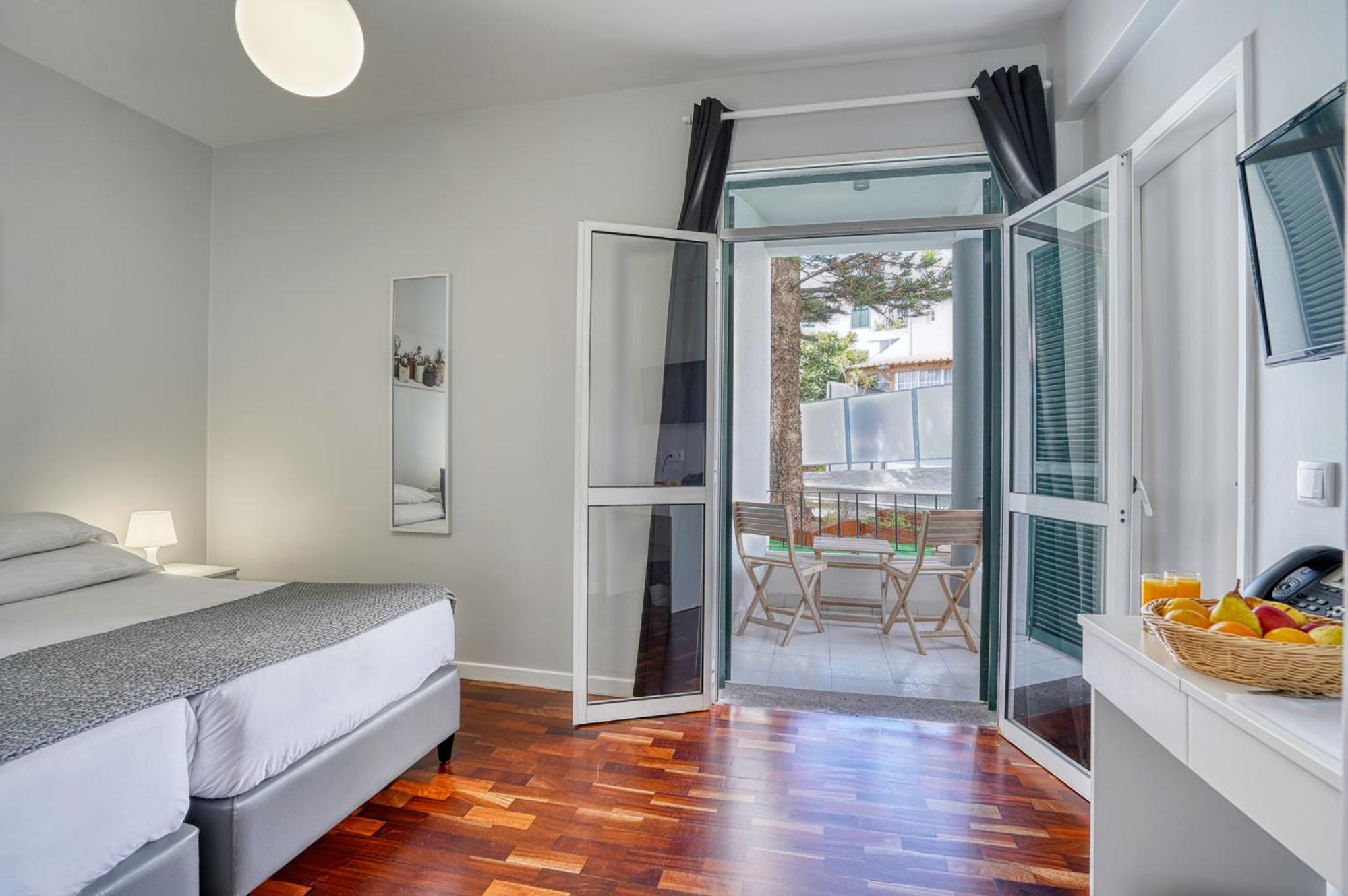 Double or Twin Room with Balcony photo 3