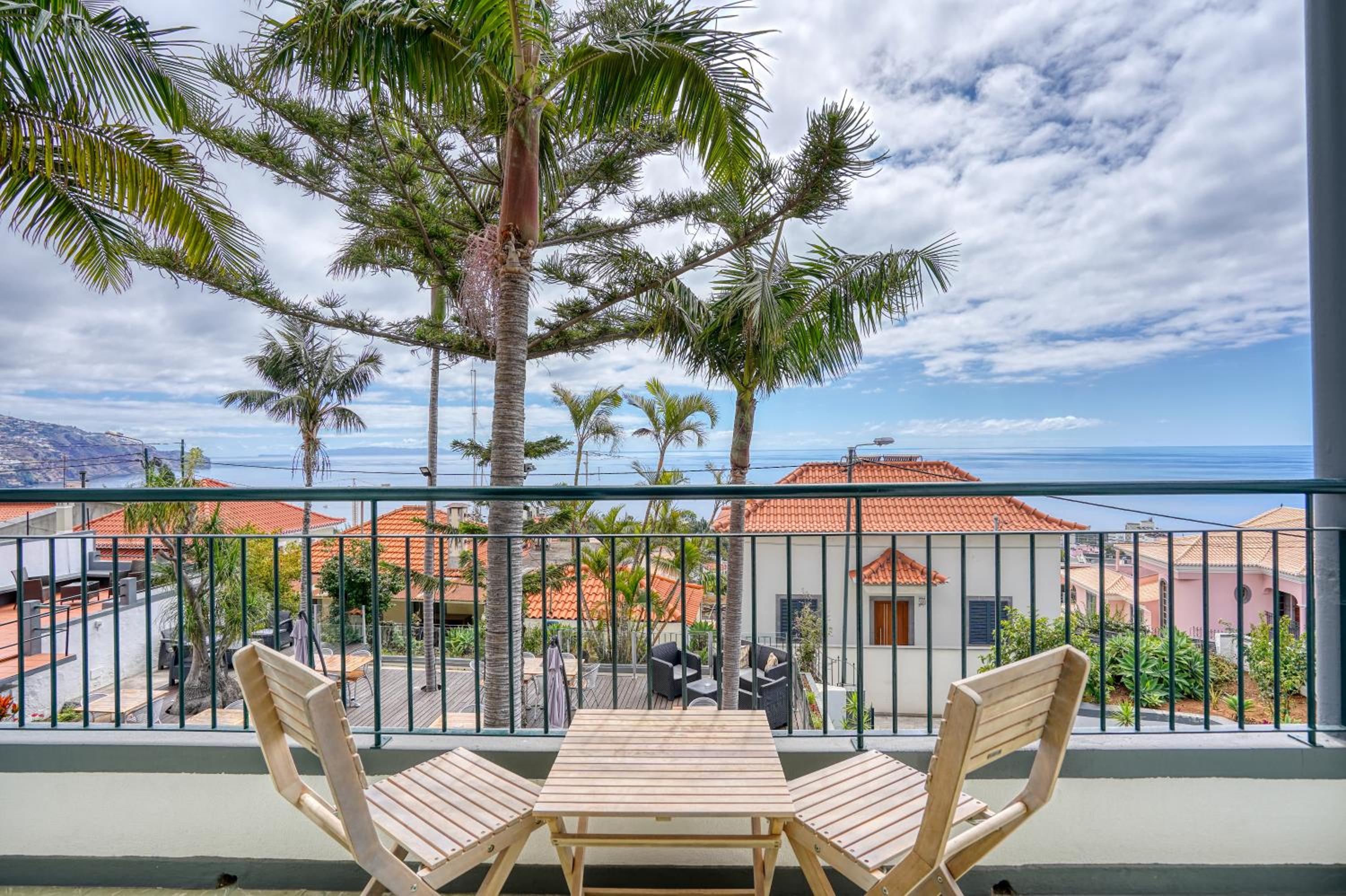 Double Room with Sea View - Photo 2