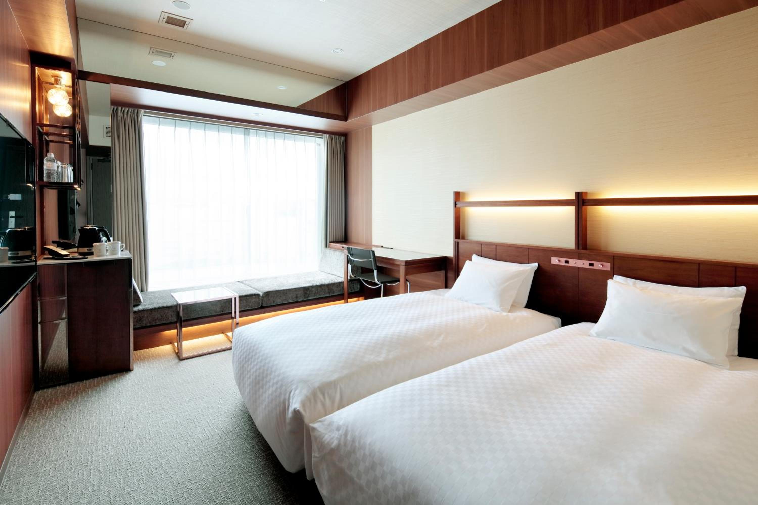 Hollywood Twin Room with Sofa Bed - Photo 1
