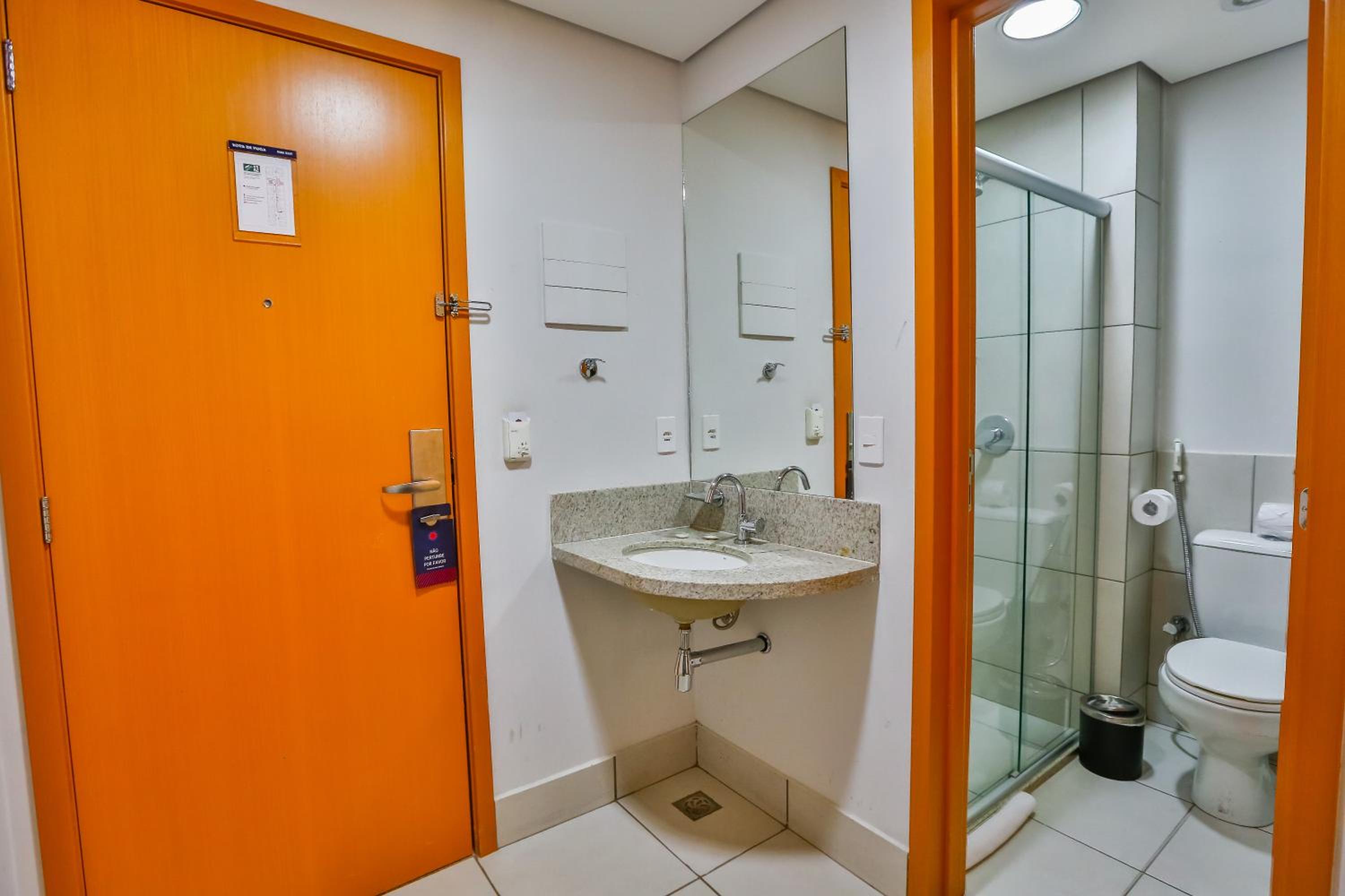 Standard Single Room - Photo 4