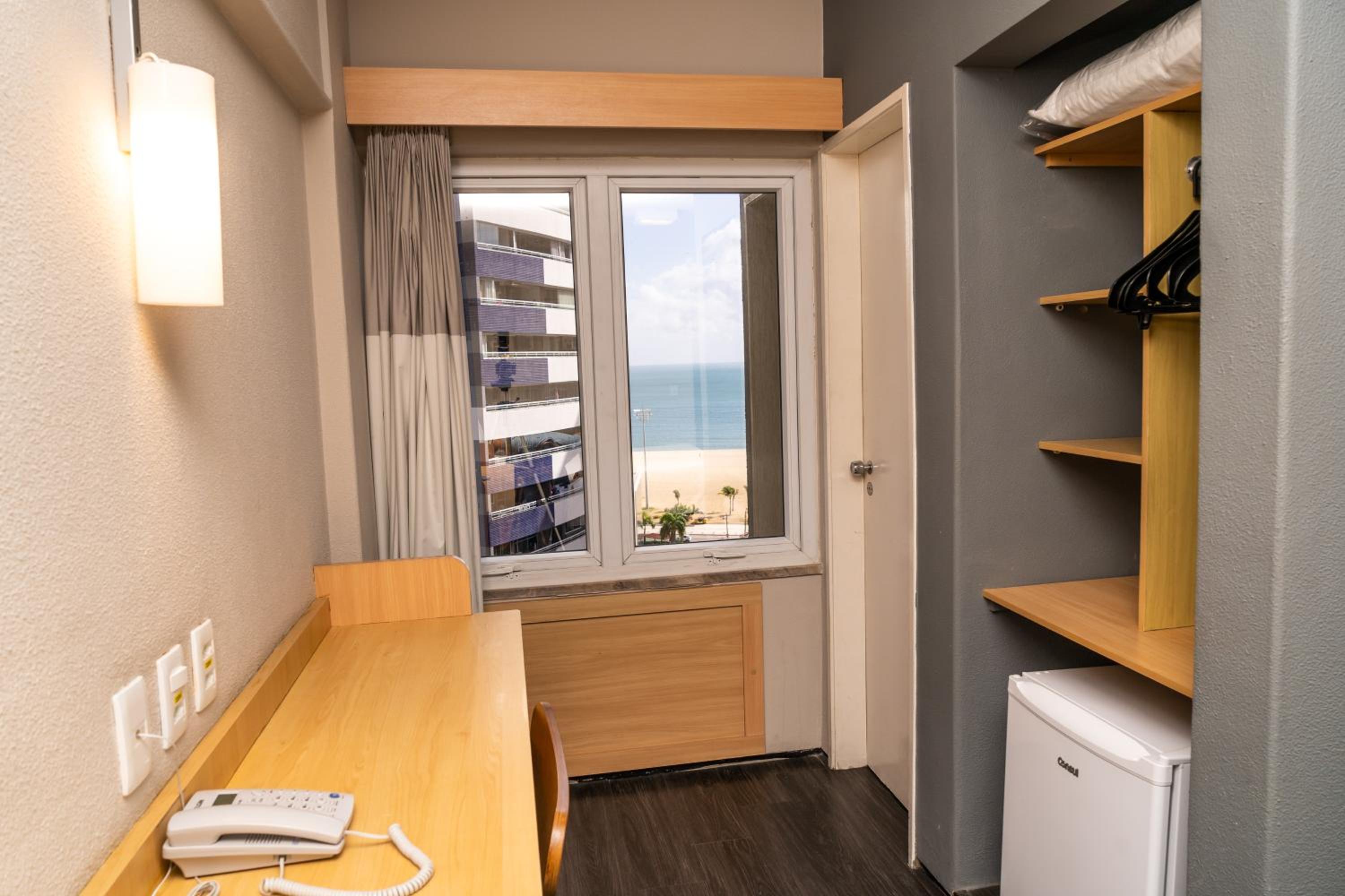 Queen Room with Partial Sea View photo 1