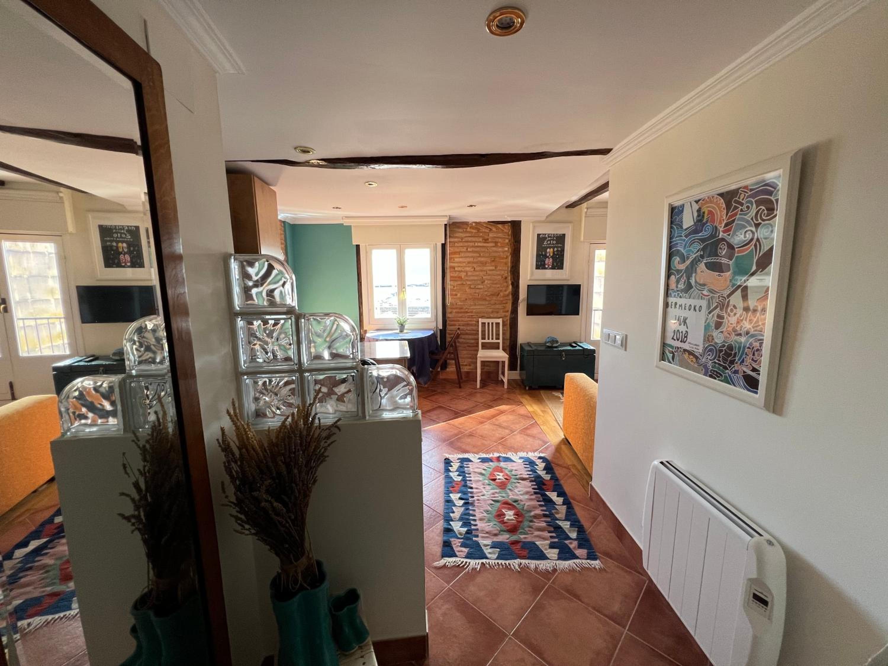 Apartment photo 2