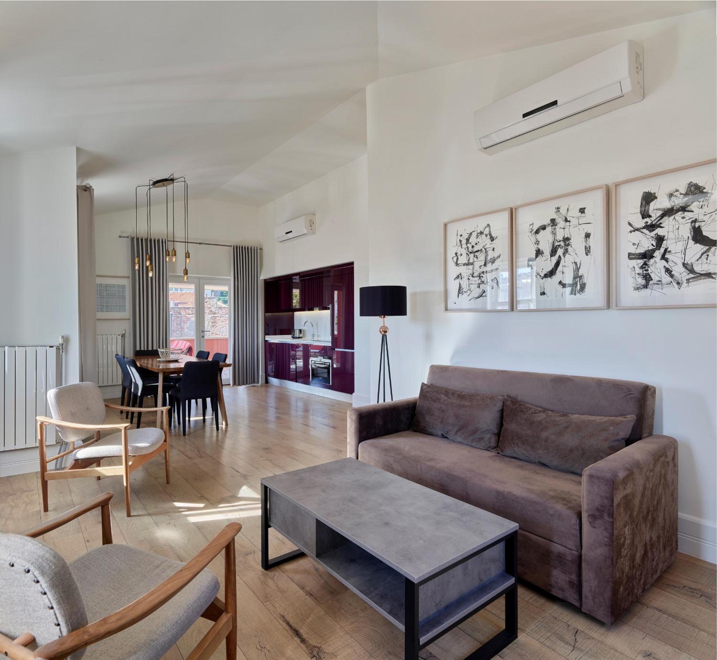 Two-Bedroom Penthouse Apartment with Kitchenette photo 1