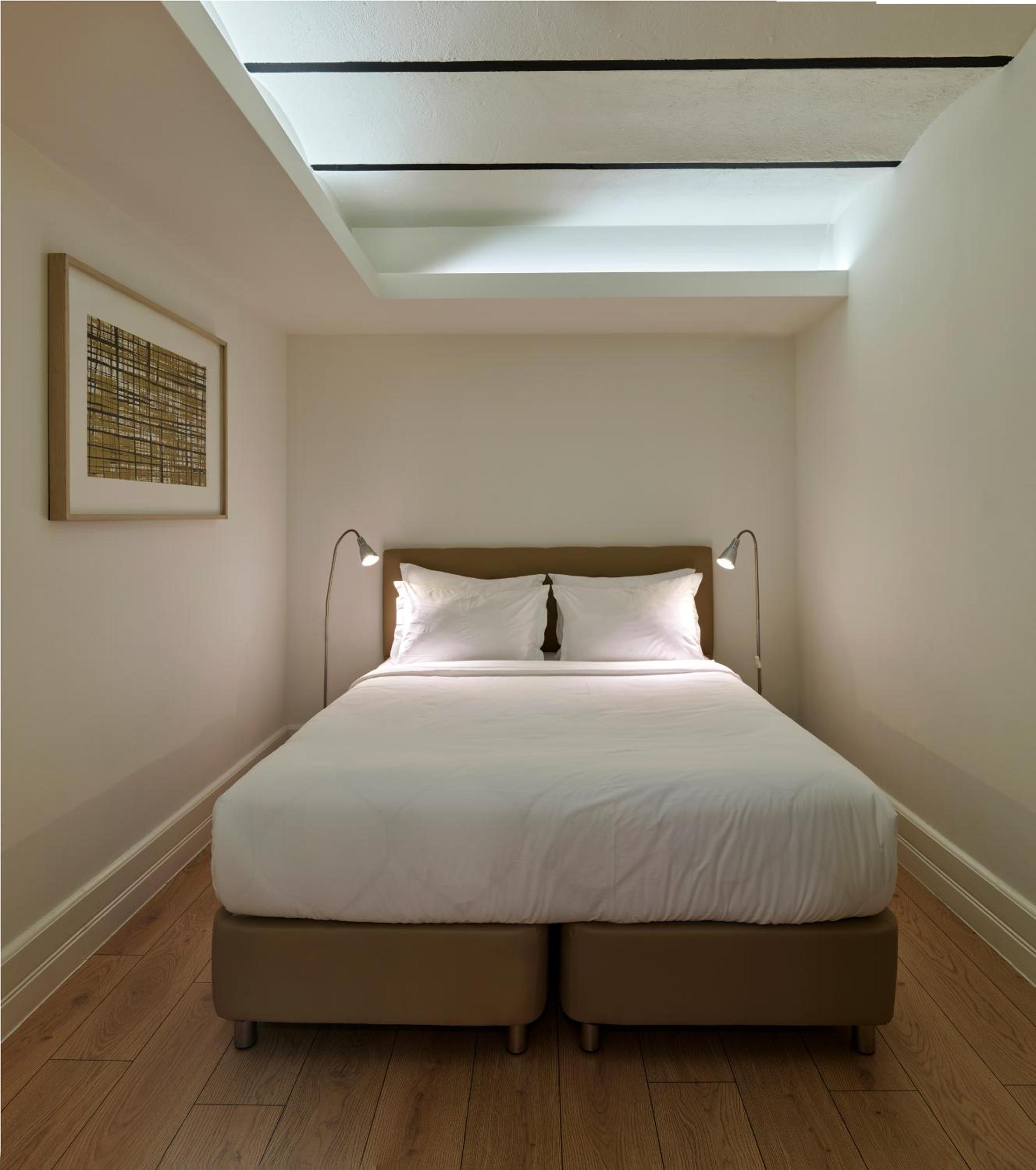 Basic Basement Apartment photo 3