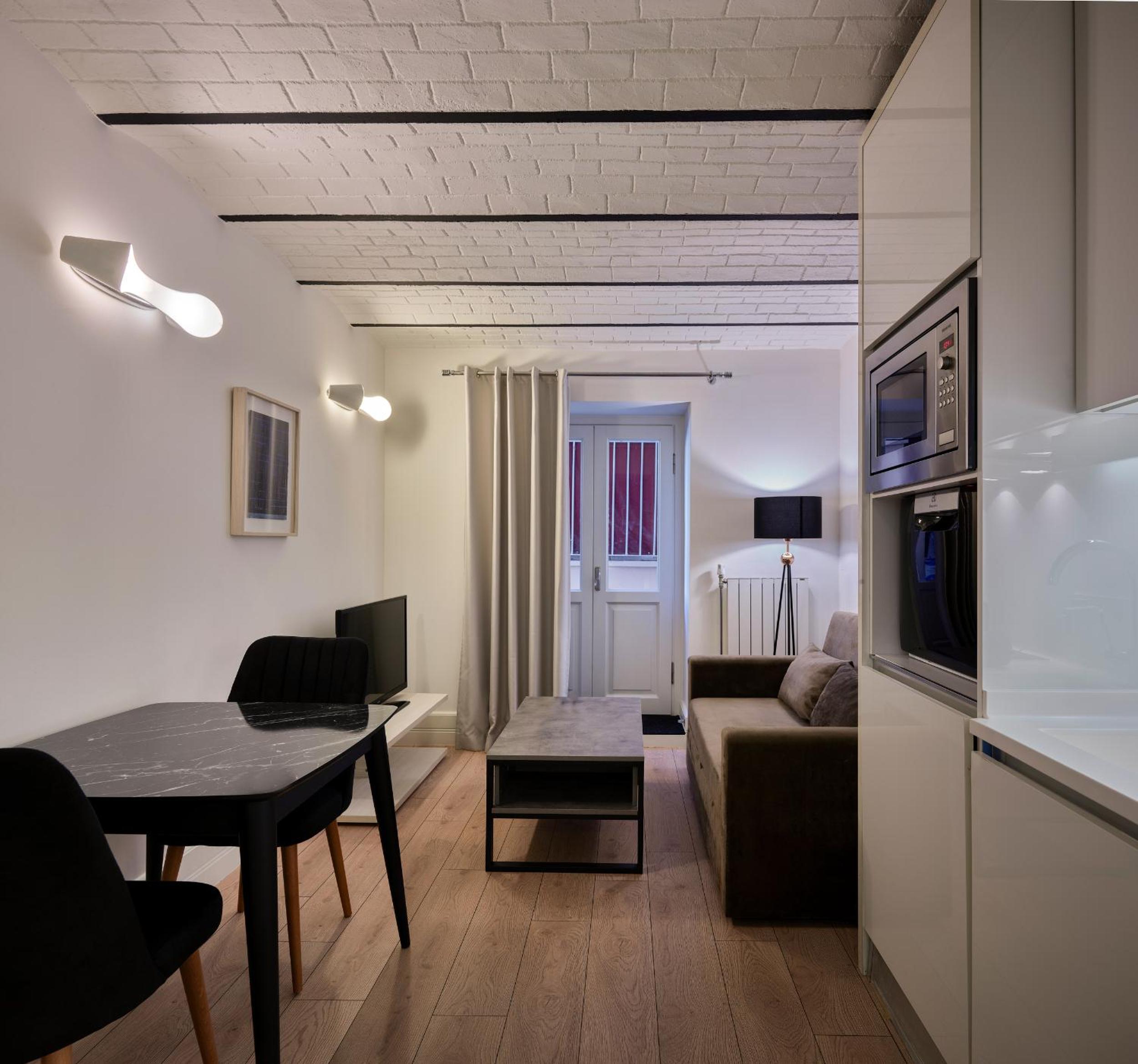 Basic Basement Apartment photo 2