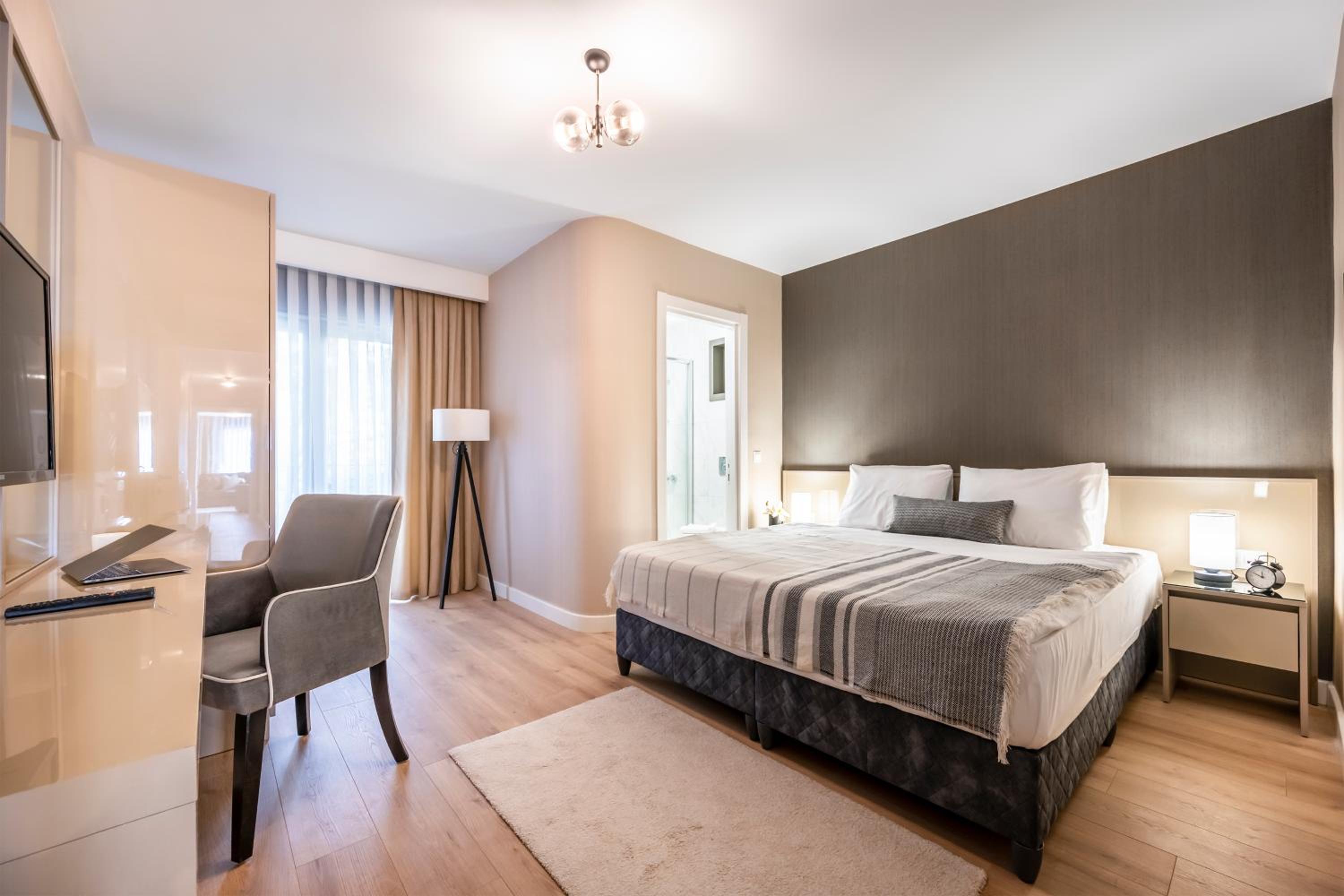 Deluxe Suite photo 1