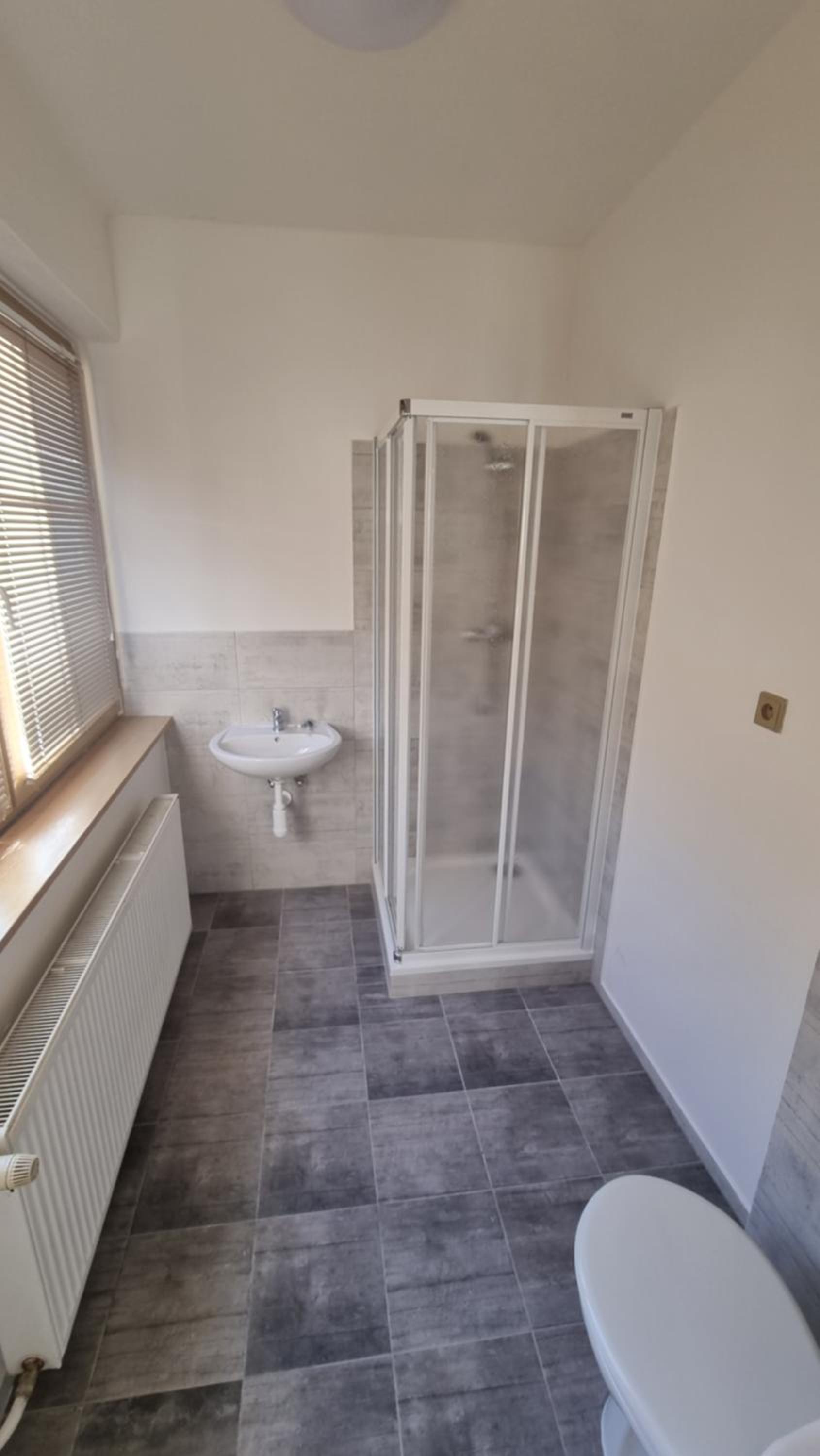 Twin Room with Private Bathroom - Photo 2