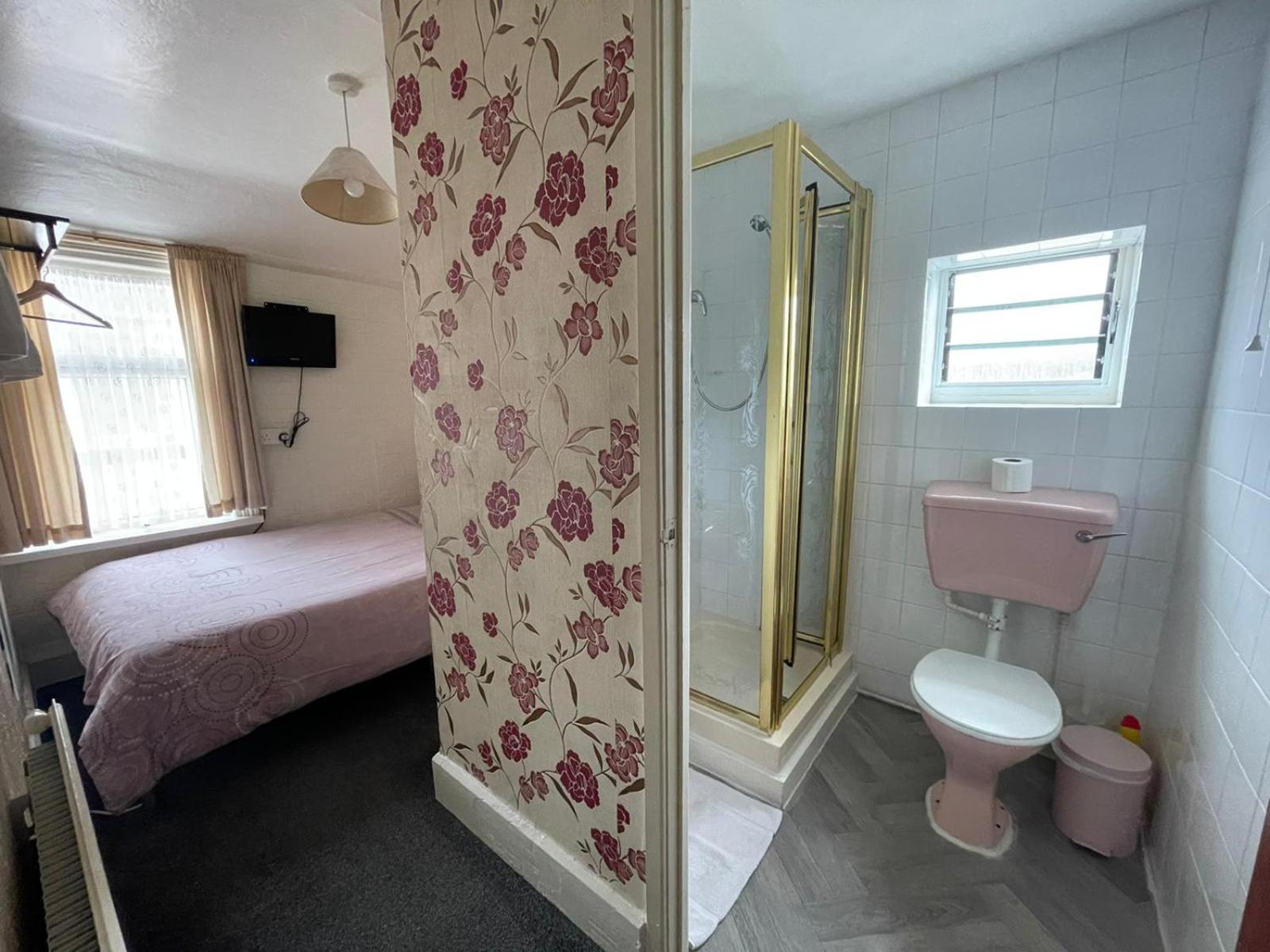 Small Double Room - Photo 4